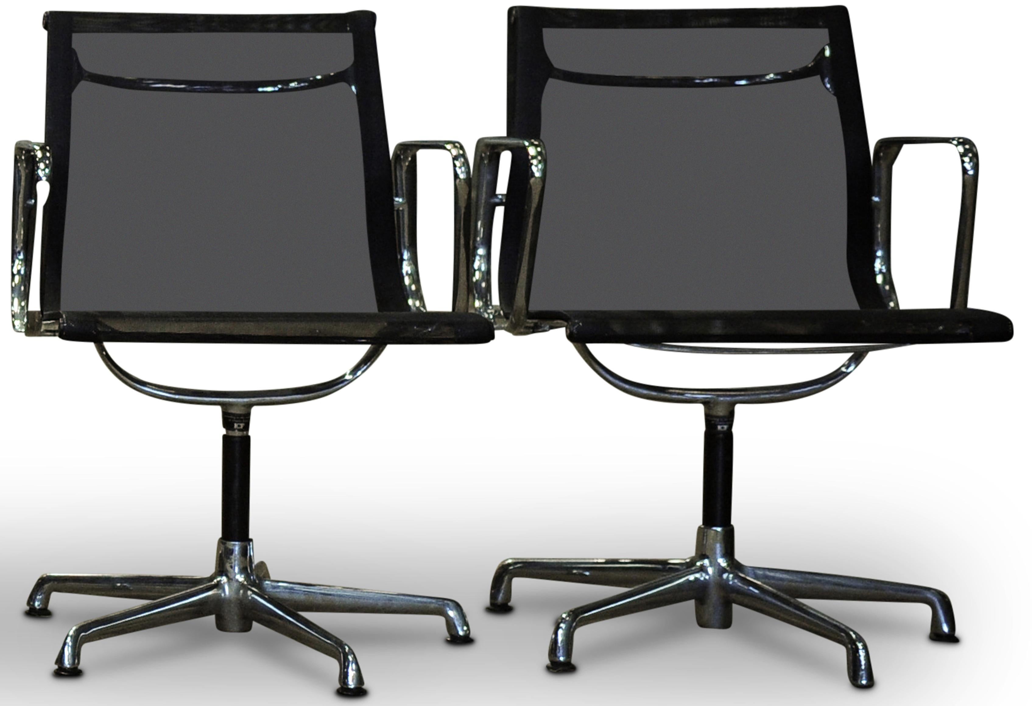 XX secolo Sedia operativa girevole Eames EA108 Licenza e produzione ICF De Padova in vendita