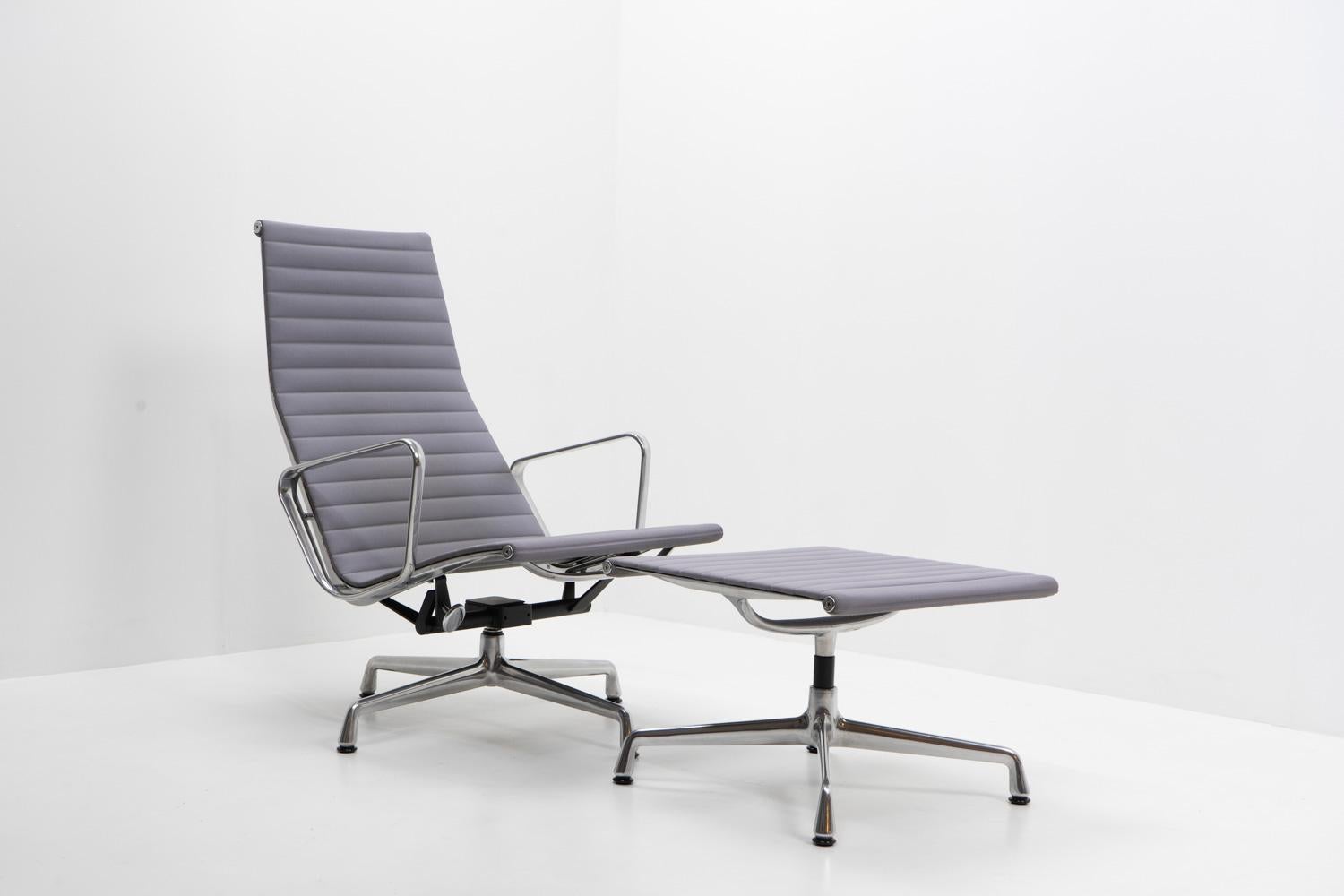 Mid-Century Modern Eames EA124 / EA125 Alu Lounge Chair with Footstool, Vitra For Sale