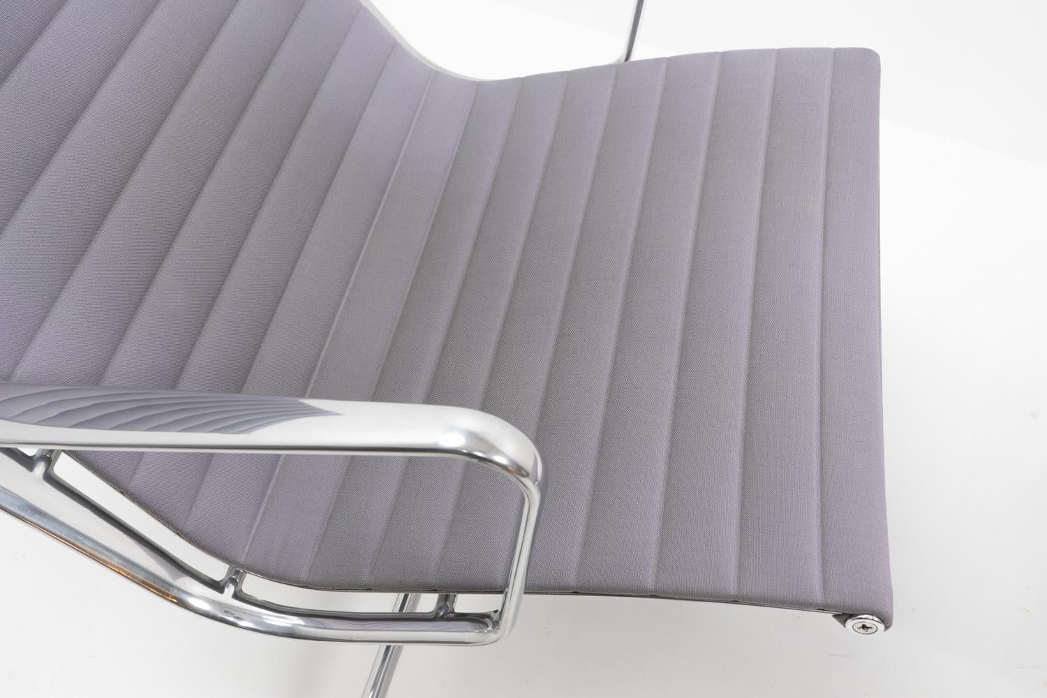 Eames EA124 / EA125 Alu Lounge Chair with Footstool, Vitra For Sale 2