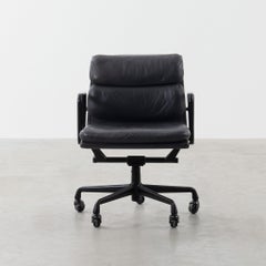 Eames EA435 Management Soft Pad Office Chair all black by Herman Miller