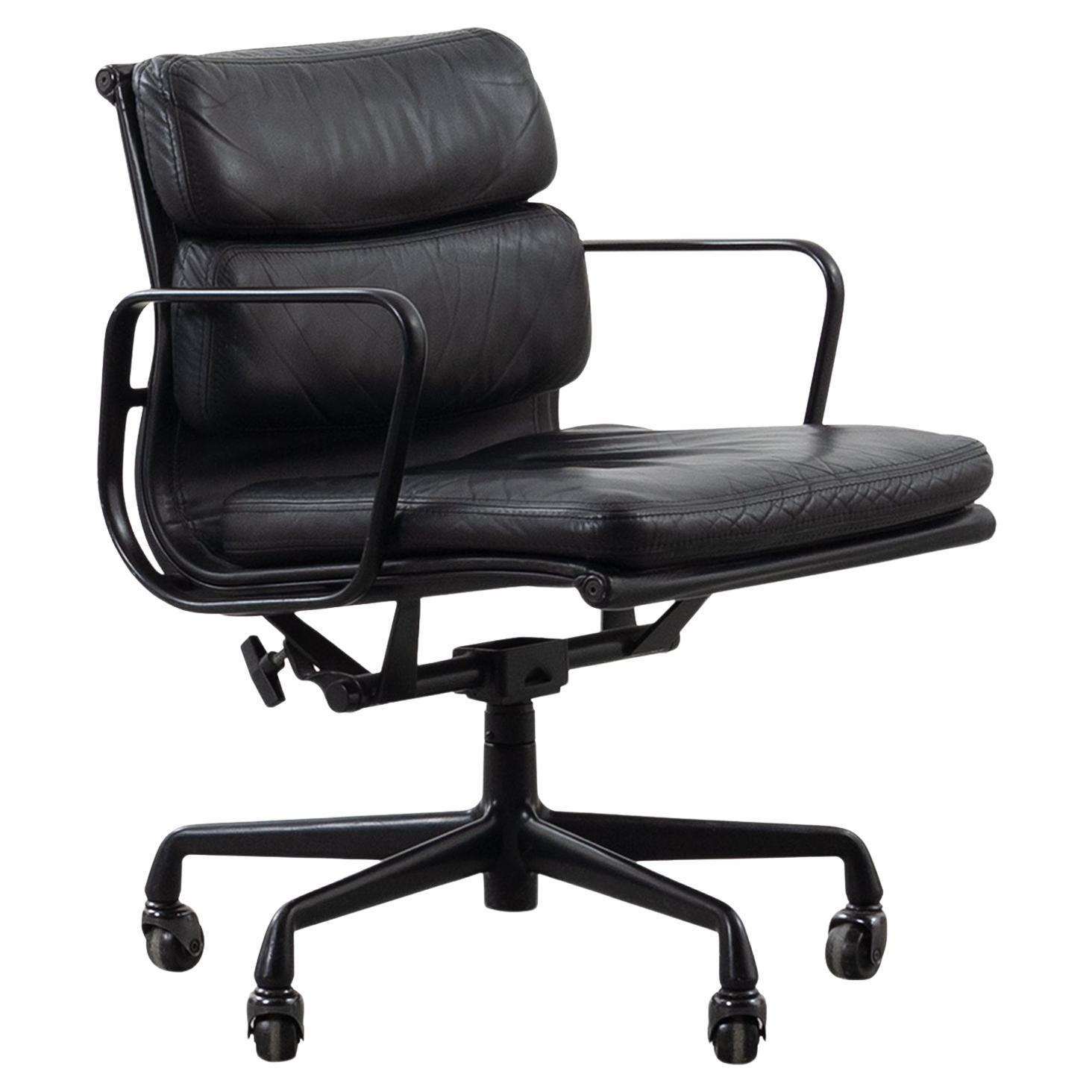 What are Charles and Ray Eames famous for?