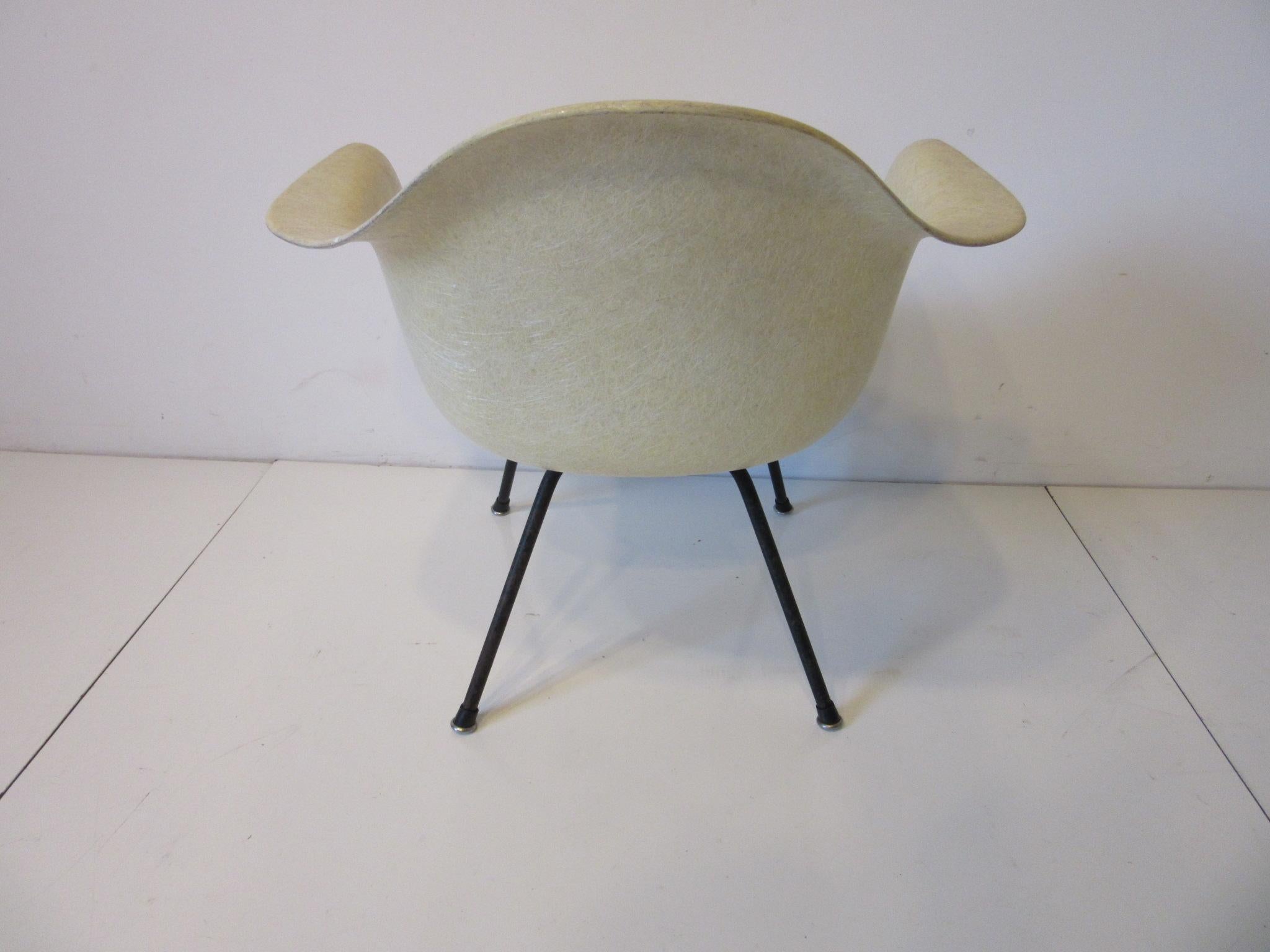 Eames Early Shell Chair Lounge Height für Herman Miller (amerikanisch) im Angebot