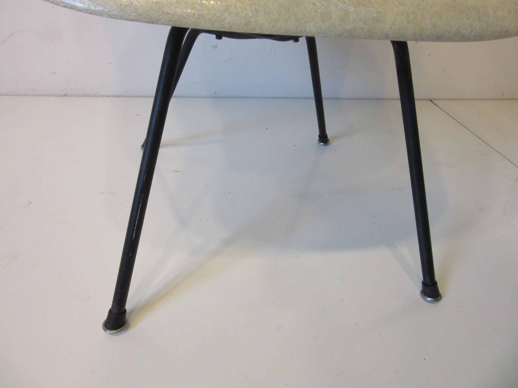 American Eames Early Shell Chair Lounge Height for Herman Miller For Sale