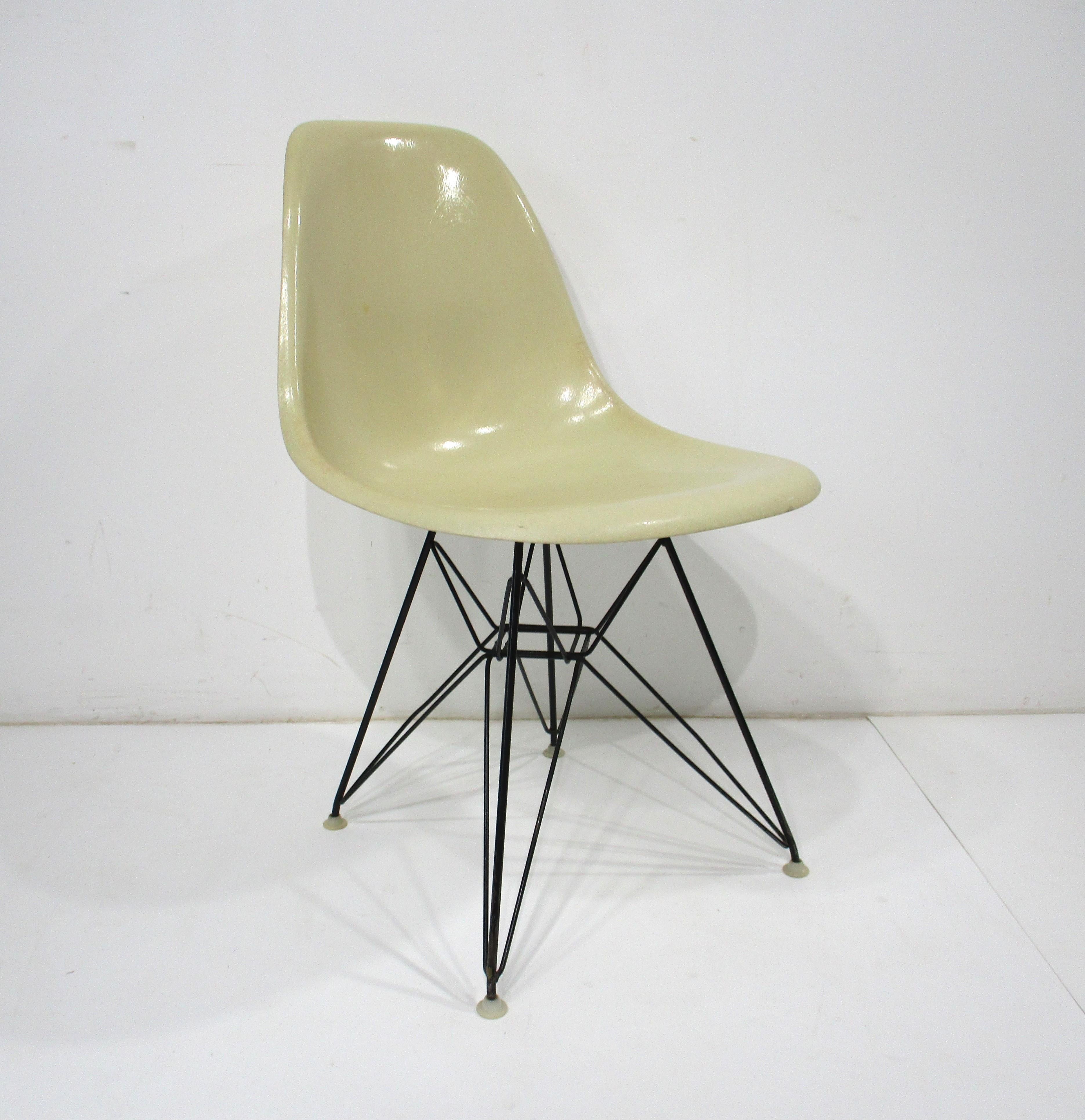 Eames Eifel Tower DSR Desk Chair for Herman Miller (B)   4