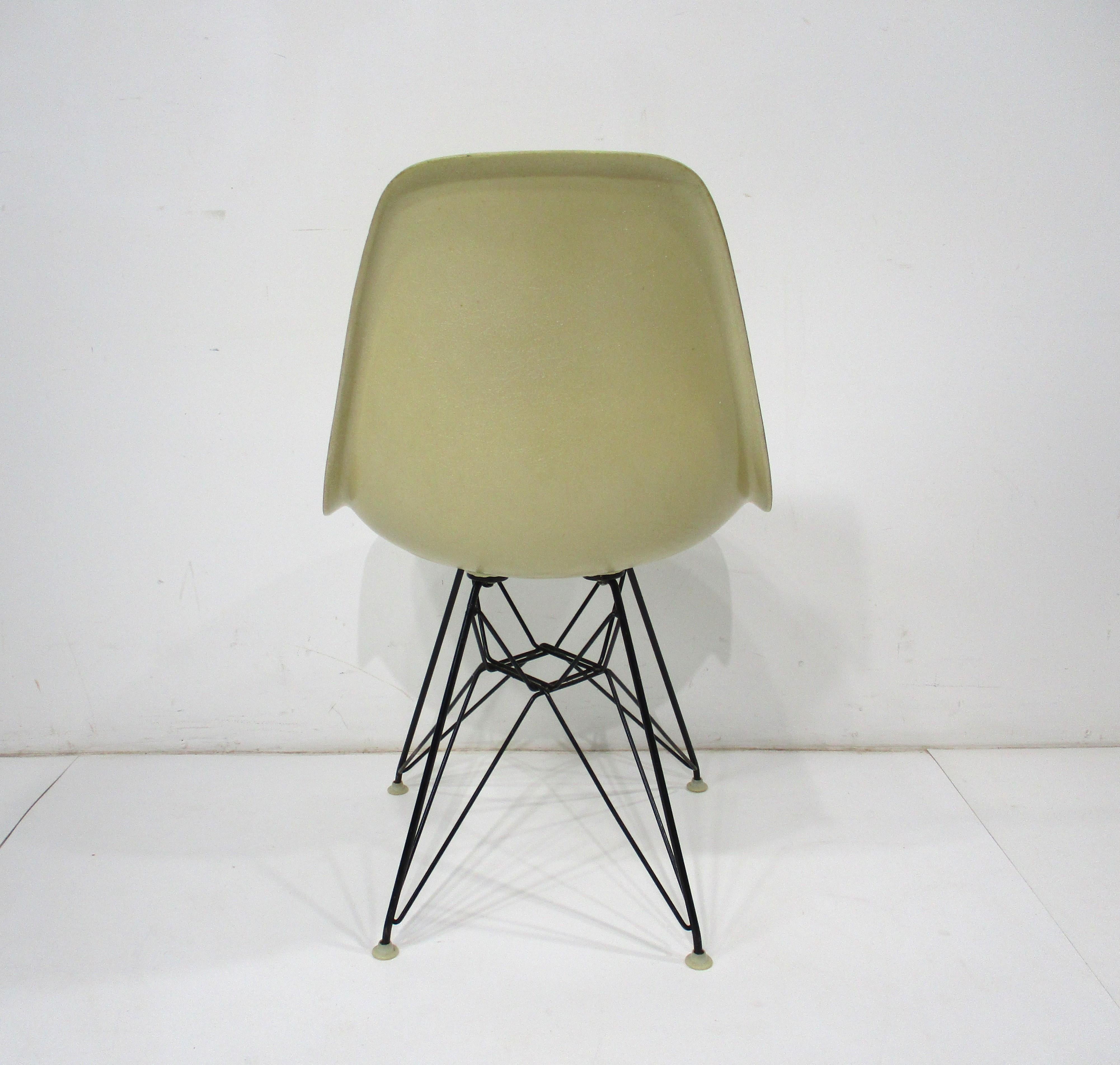 20th Century Eames Eifel Tower DSR Desk Chair for Herman Miller  (A) 
