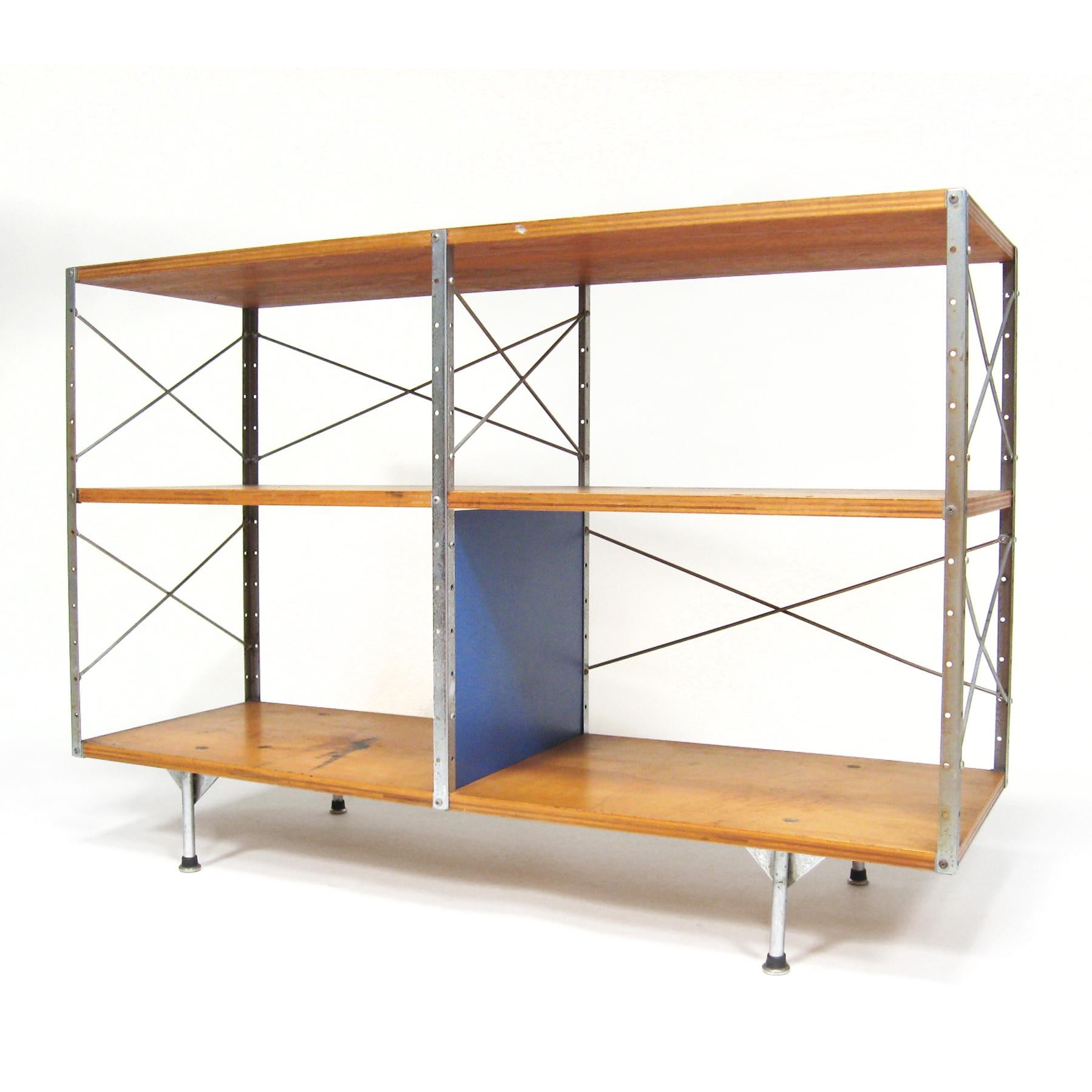 Eames ESU 200-C by Herman Miller 1