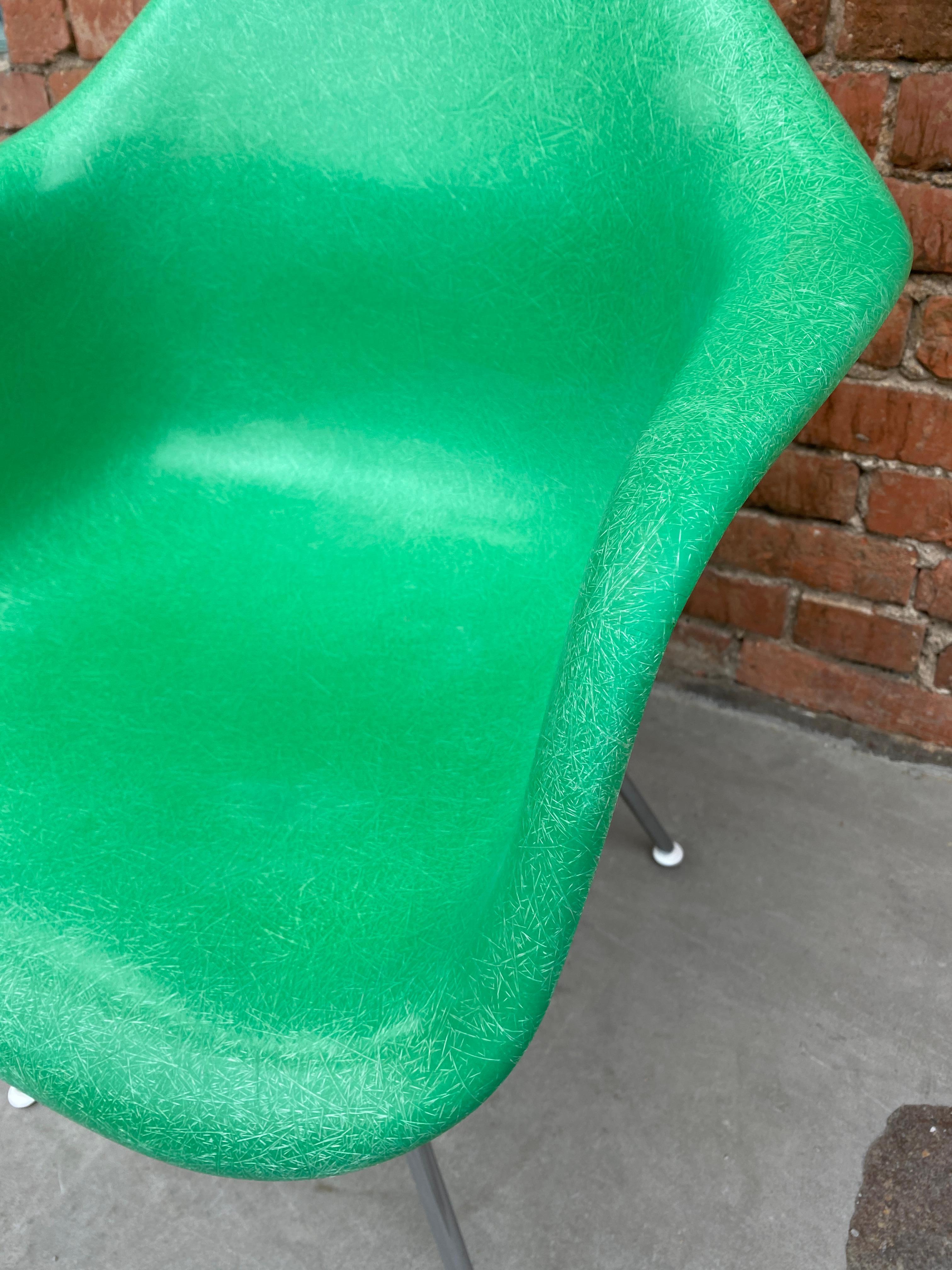 Eames Fiberglass Armchairs in Kelly Green with Chrome H-Base Legs 5