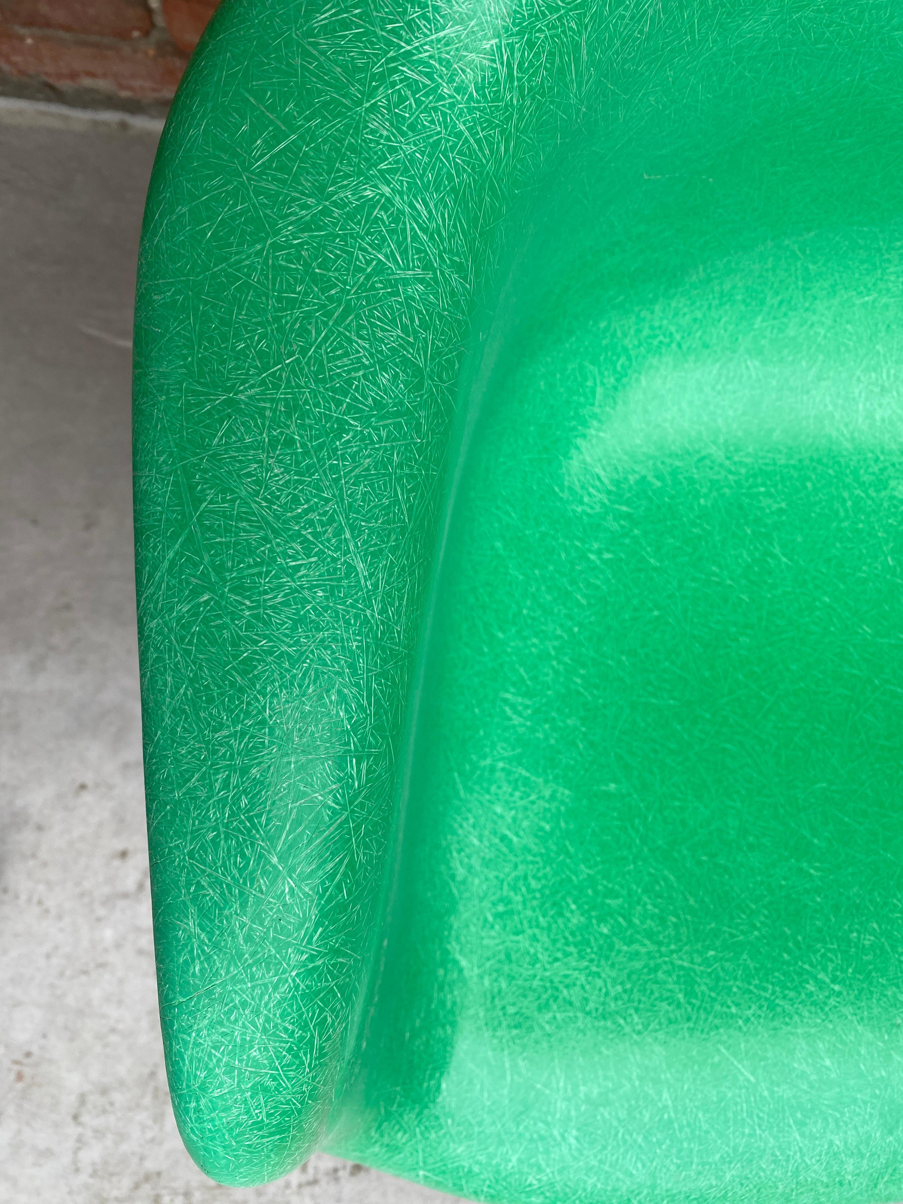 Eames Fiberglass Armchairs in Kelly Green with Chrome H-Base Legs 6