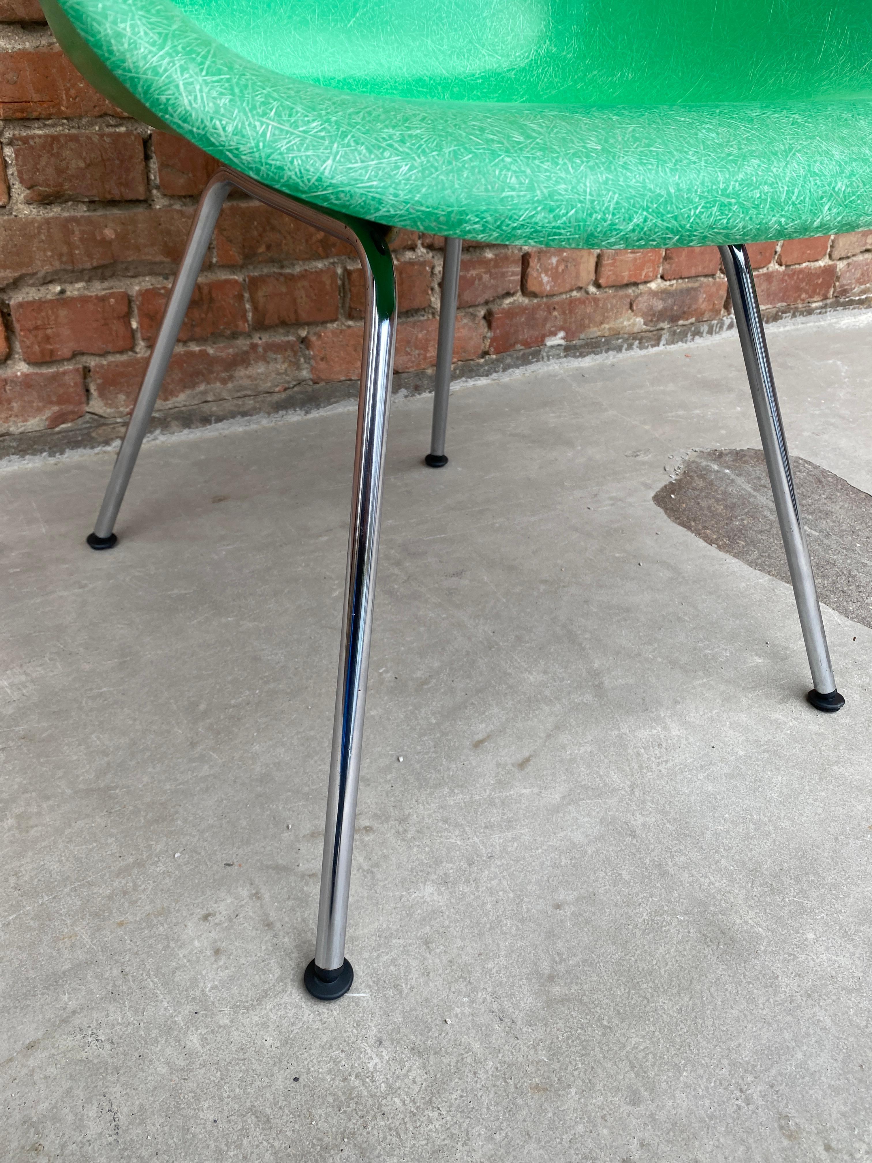 20th Century Eames Fiberglass Armchairs in Kelly Green with Chrome H-Base Legs