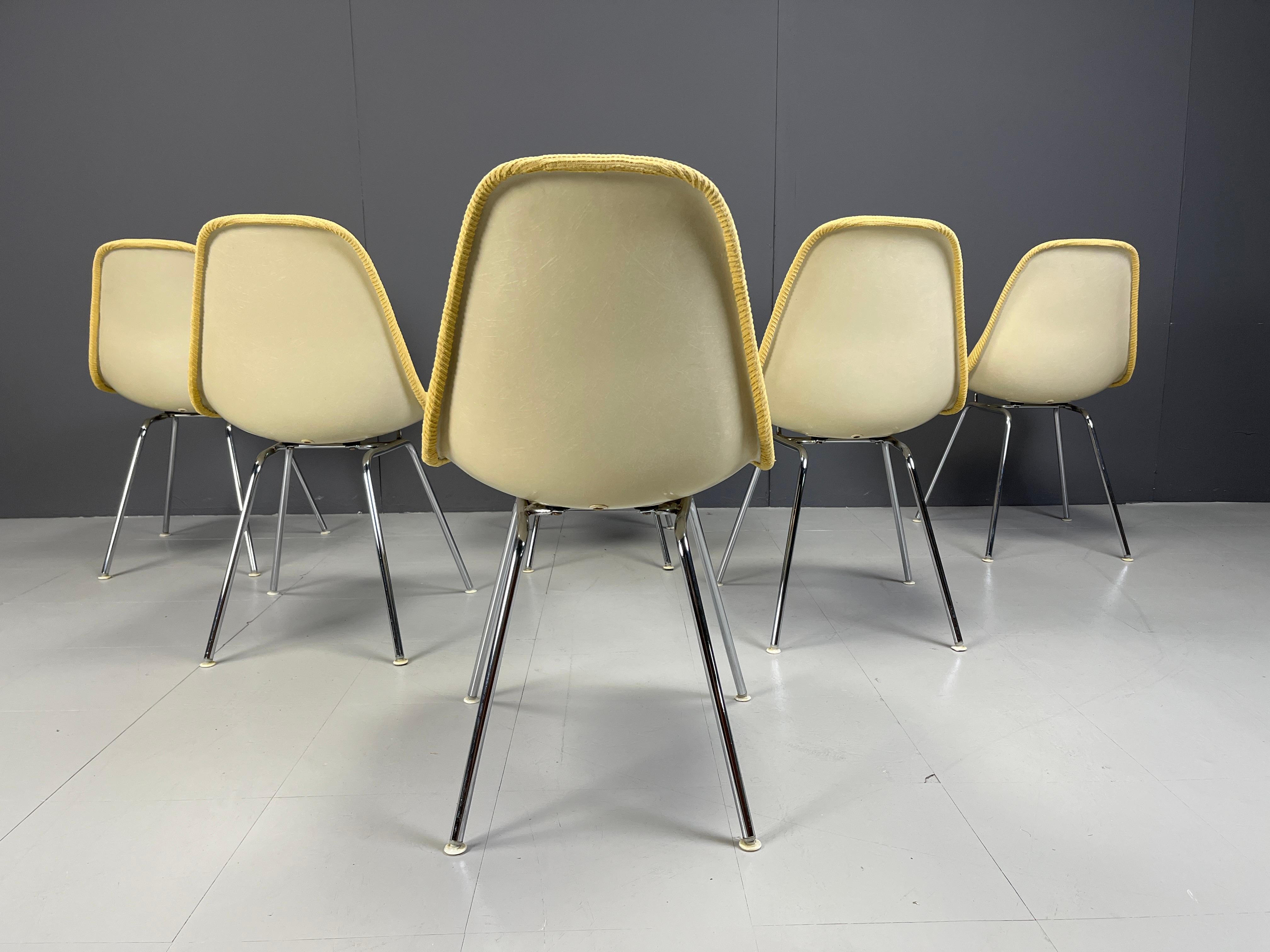 Fabric Eames fiberglass dining chairs for herman Miller, 1970s For Sale