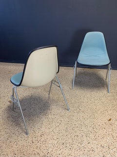 Sedie a conchiglia in fibra di vetro Eames di Charles e Ray Eames, 1986