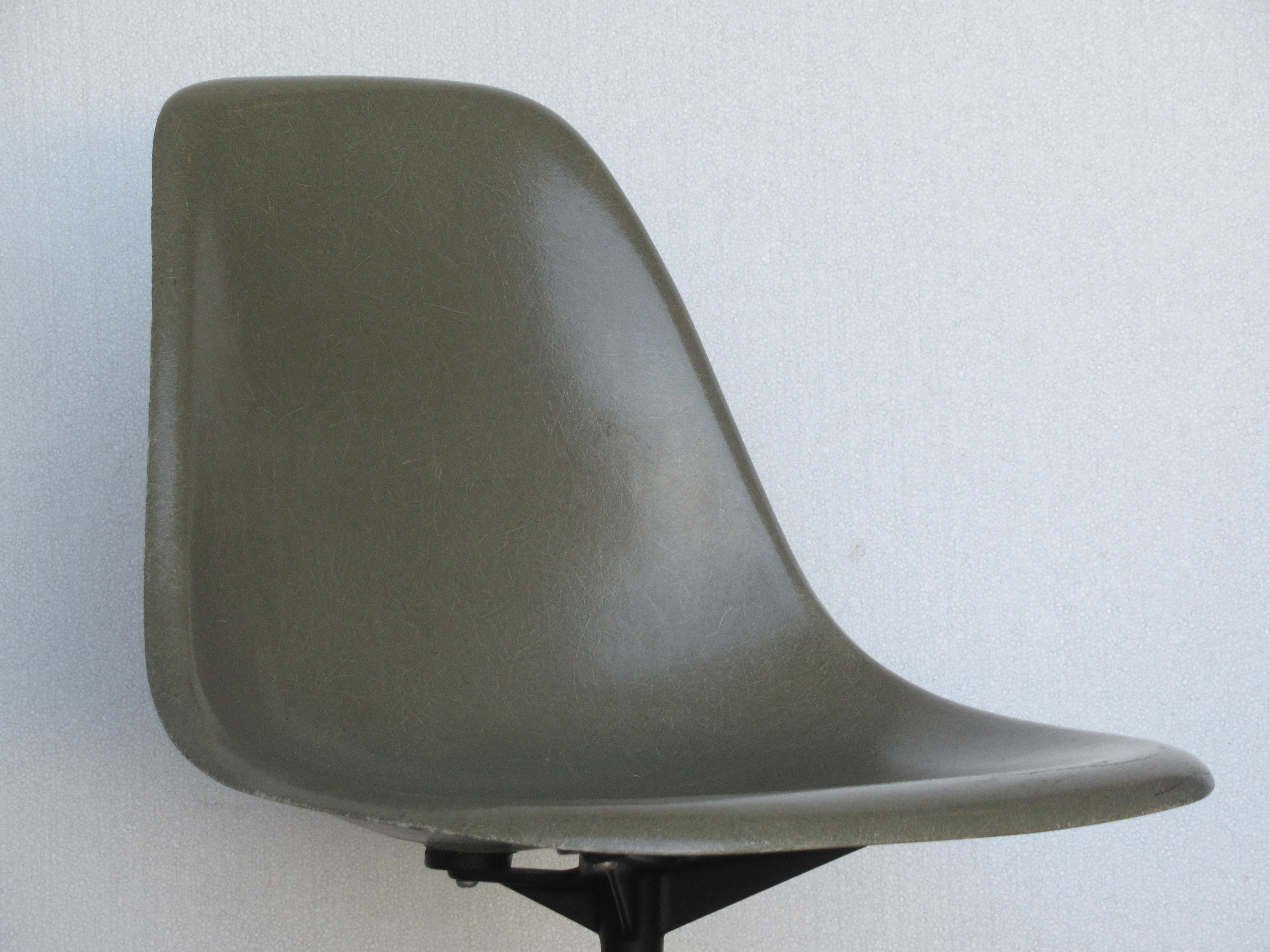 1960's Eames Fiberglass Shell Swivel Chairs for Herman Miller In Good Condition In Rochester, NY
