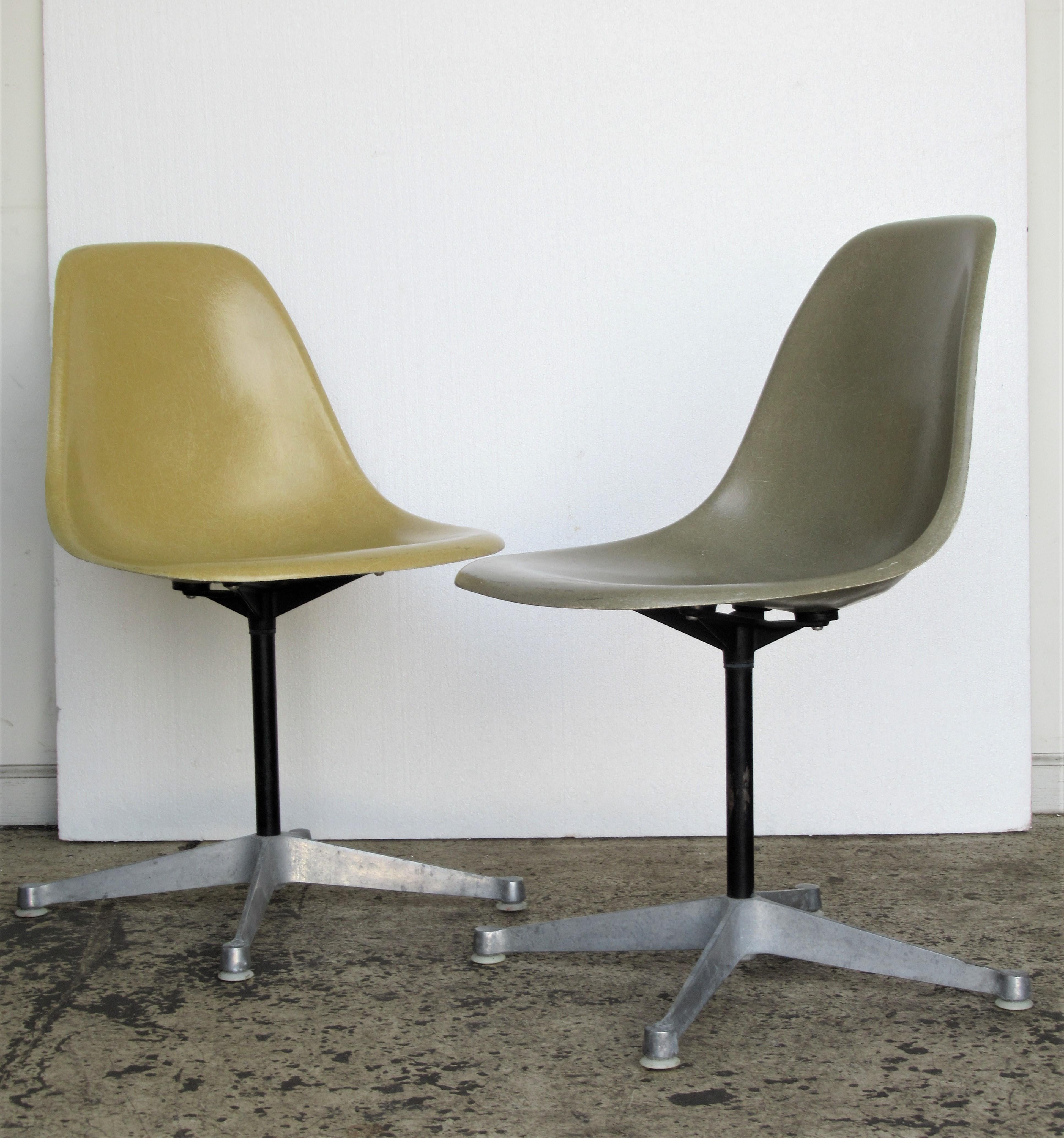 1960's Eames Fiberglass Shell Swivel Chairs for Herman Miller 4