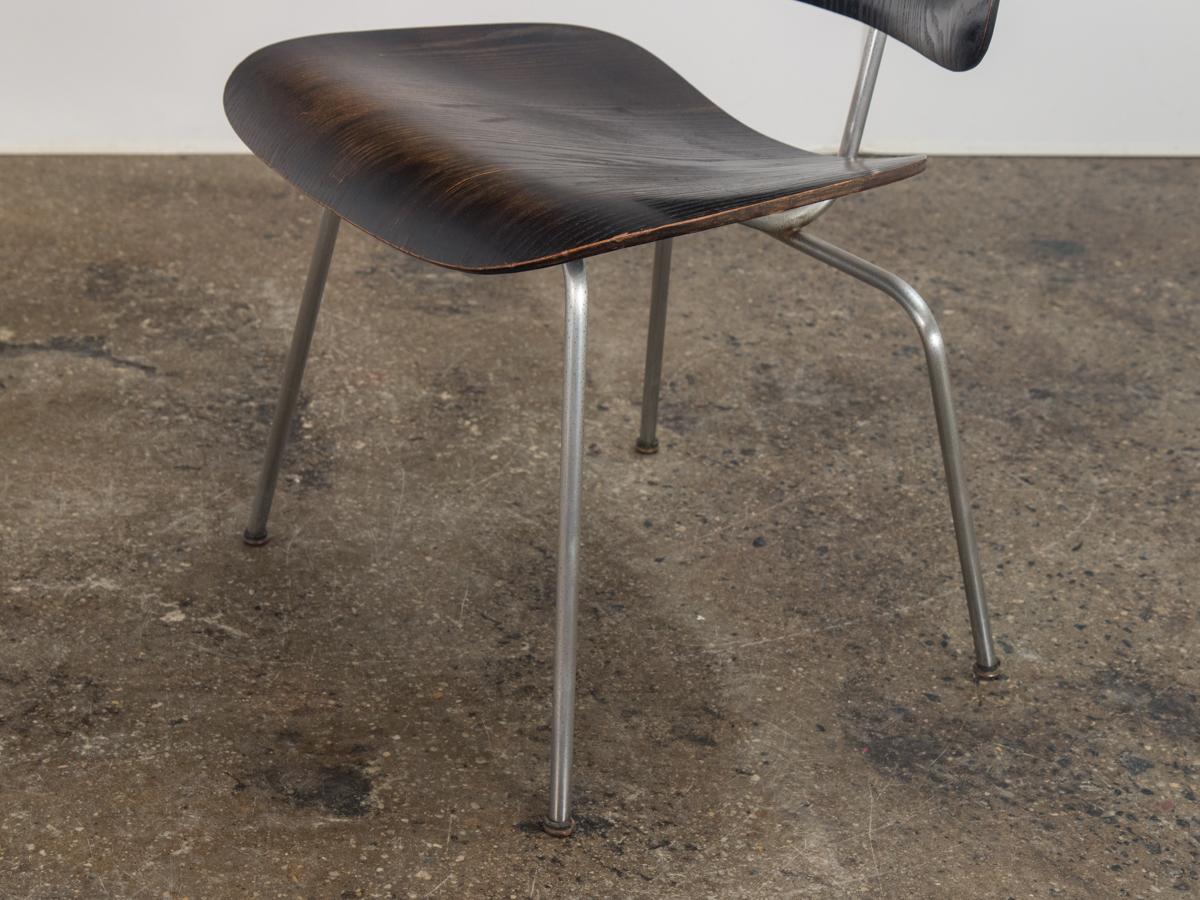 Eames pour Evans - DCM ébénisé en vente 1