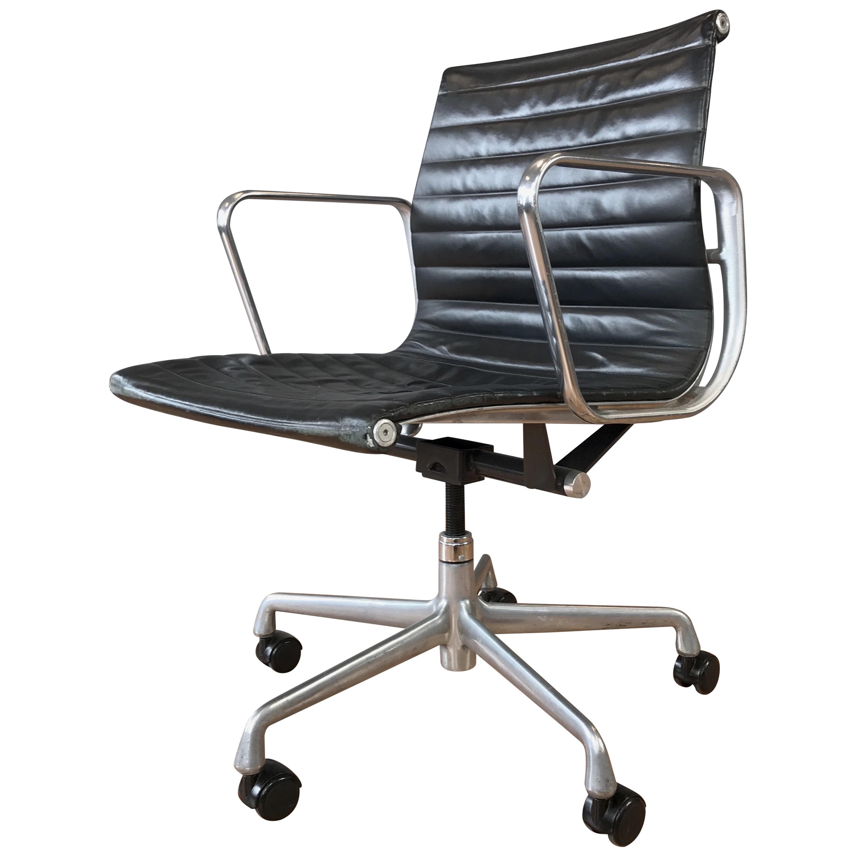 Eames for Herman Miller 50th Anniversary Aluminum Group Management Chair (B)