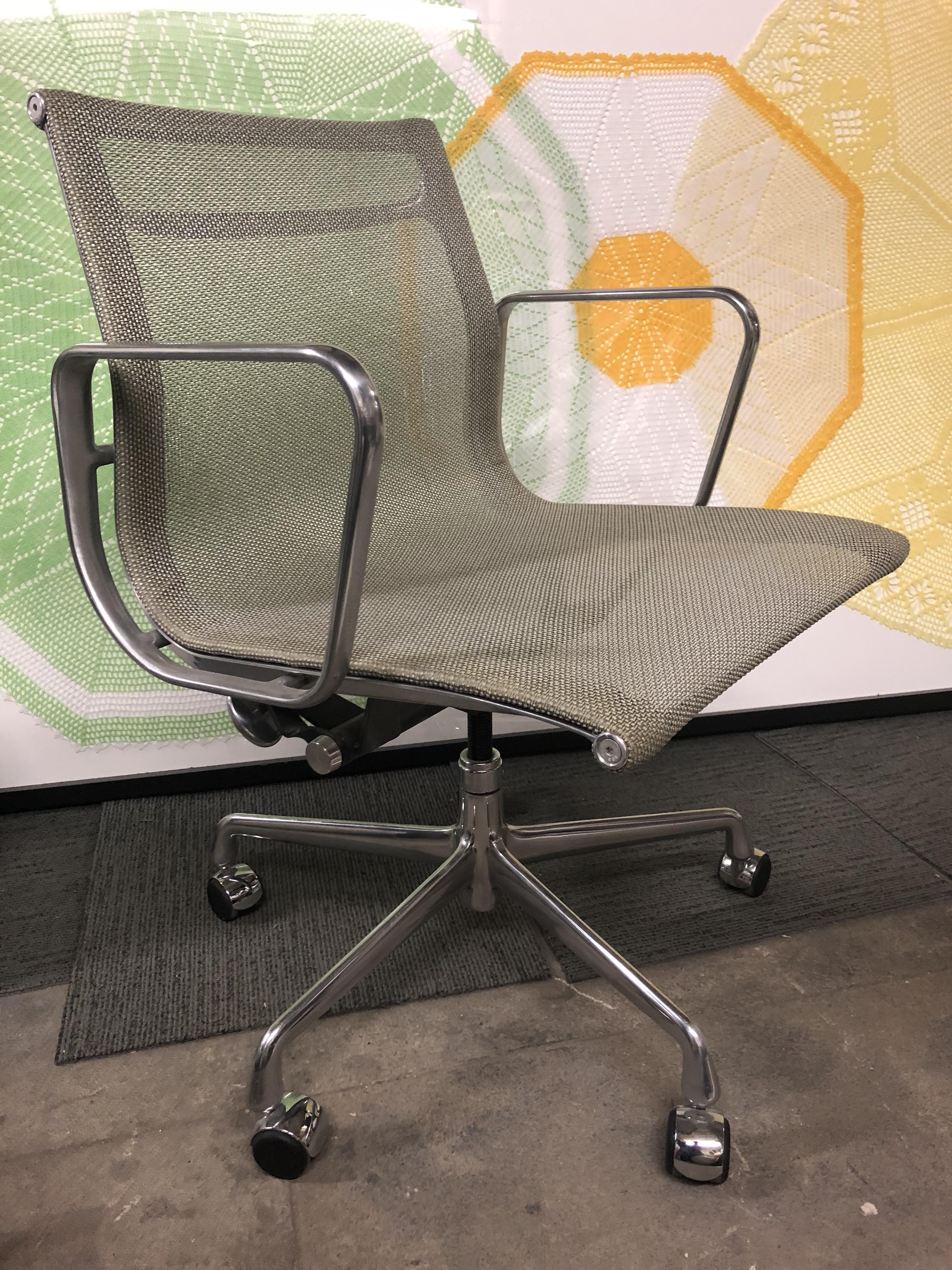 herman miller mesh office chair