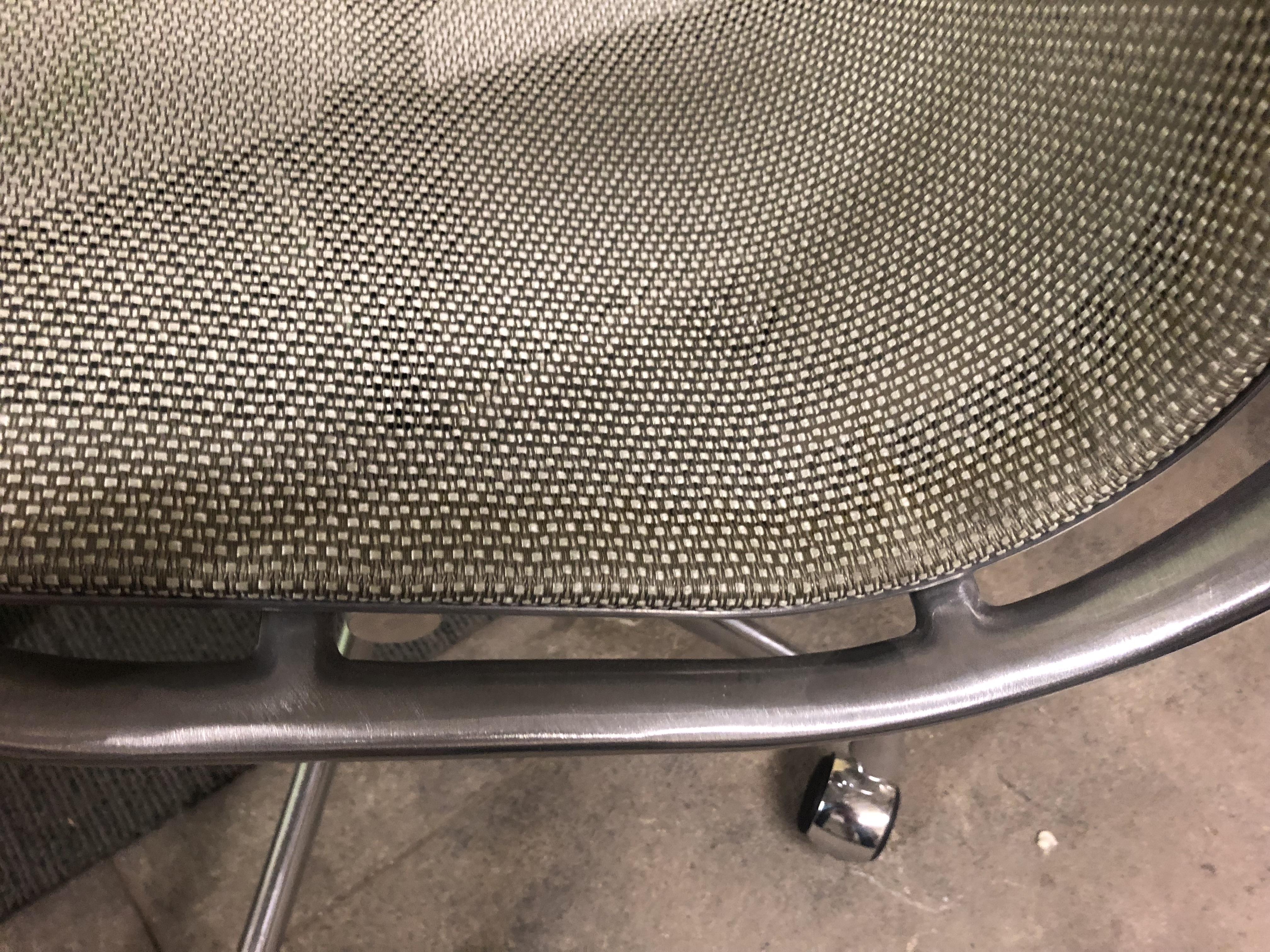 Modern Eames for Herman Miller Aluminium Group Chair in Gray Mesh
