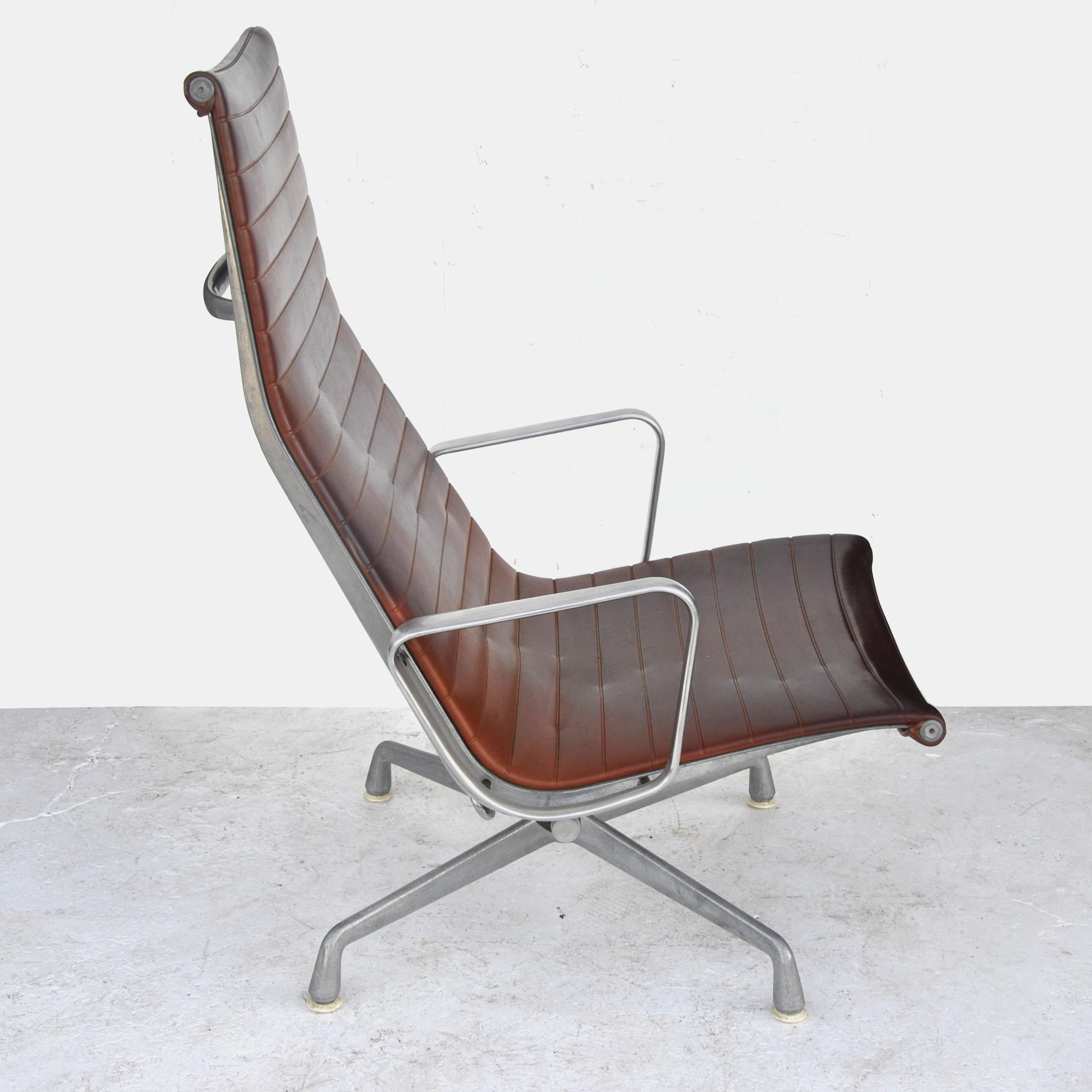 Eames For Herman Miller  Aluminum Group Lounge Chair In Good Condition In Pasadena, TX