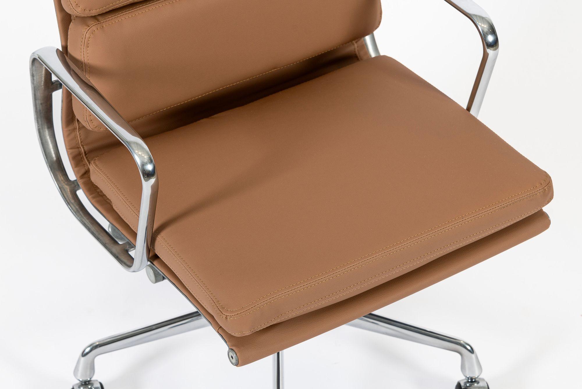 Silla de oficina Eames for Herman Miller Aluminum Group en piel Schumacher VEGAN en venta 5