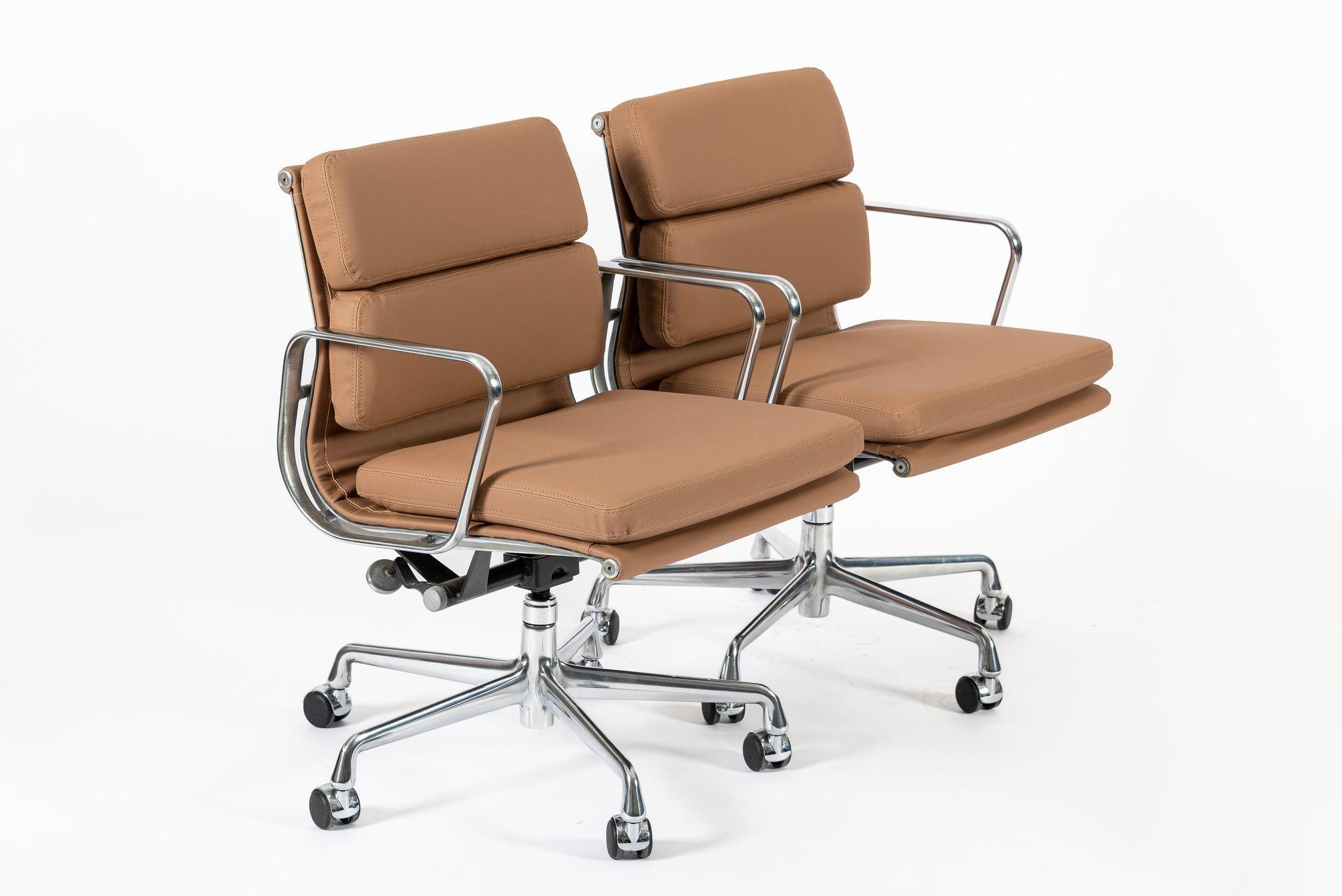 Eames für Herman Miller Aluminium Gruppe Bürostühle in Schumacher VEGAN Leder im Angebot 2