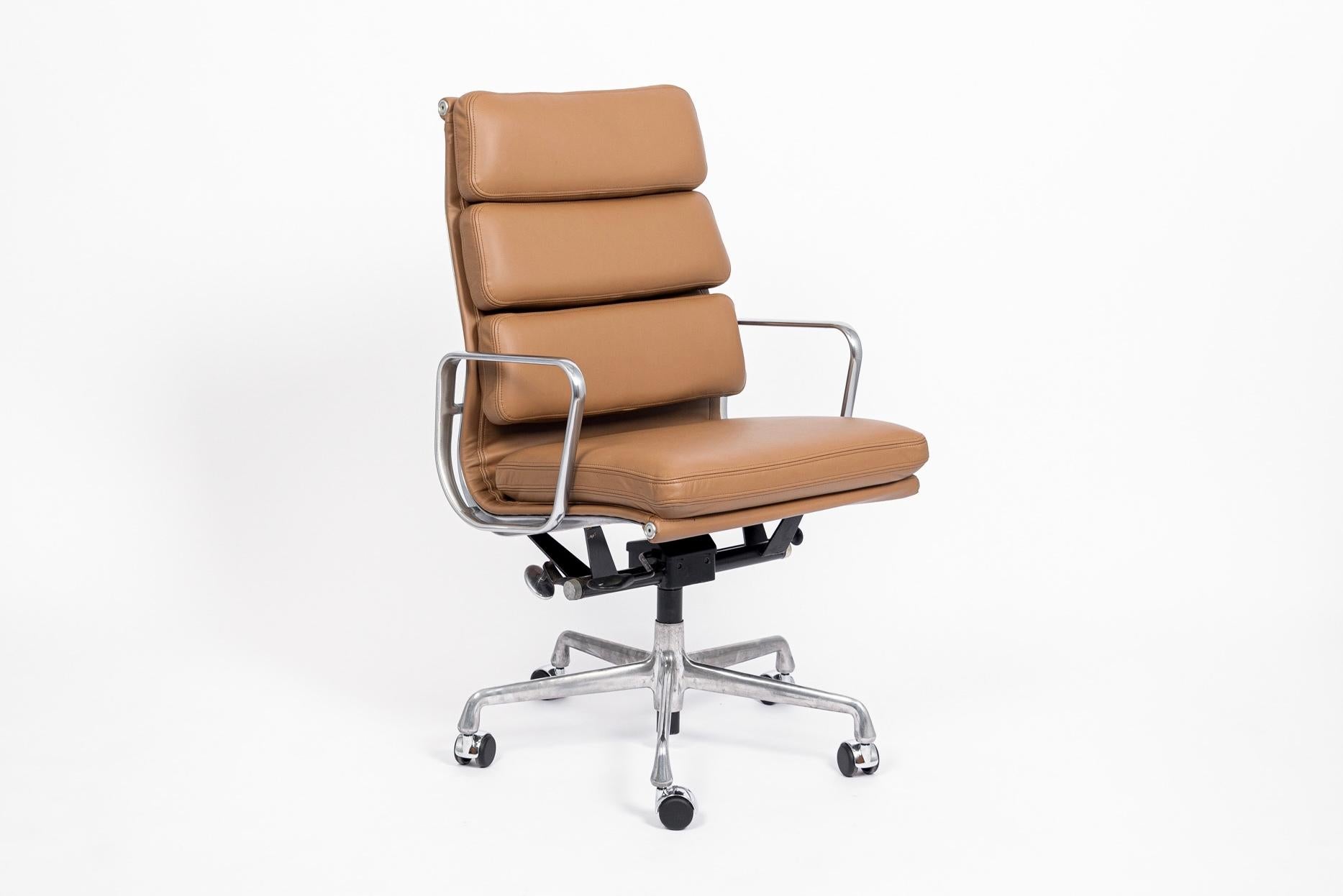 Mid-Century Modern Eames for Herman Miller Aluminum Group Soft Pad Brown Office Chair