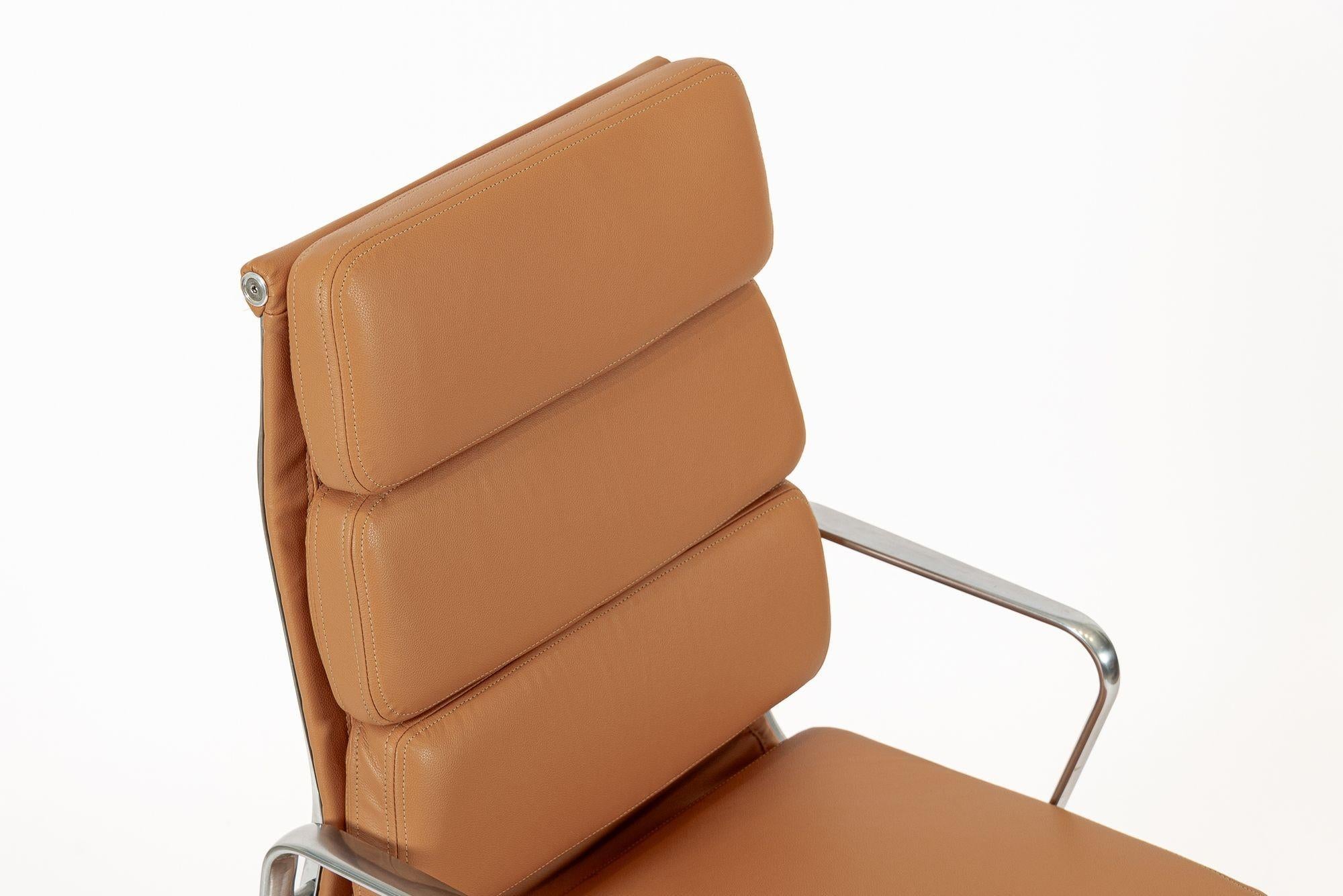 Silla de oficina Eames para Herman Miller Aluminum Group Soft Pad Marrón en venta 1