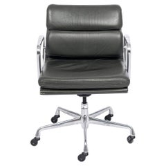 Chaise de bureau Eames pour Herman Miller en cuir gris foncé, rembourrage de groupe souple en aluminium 