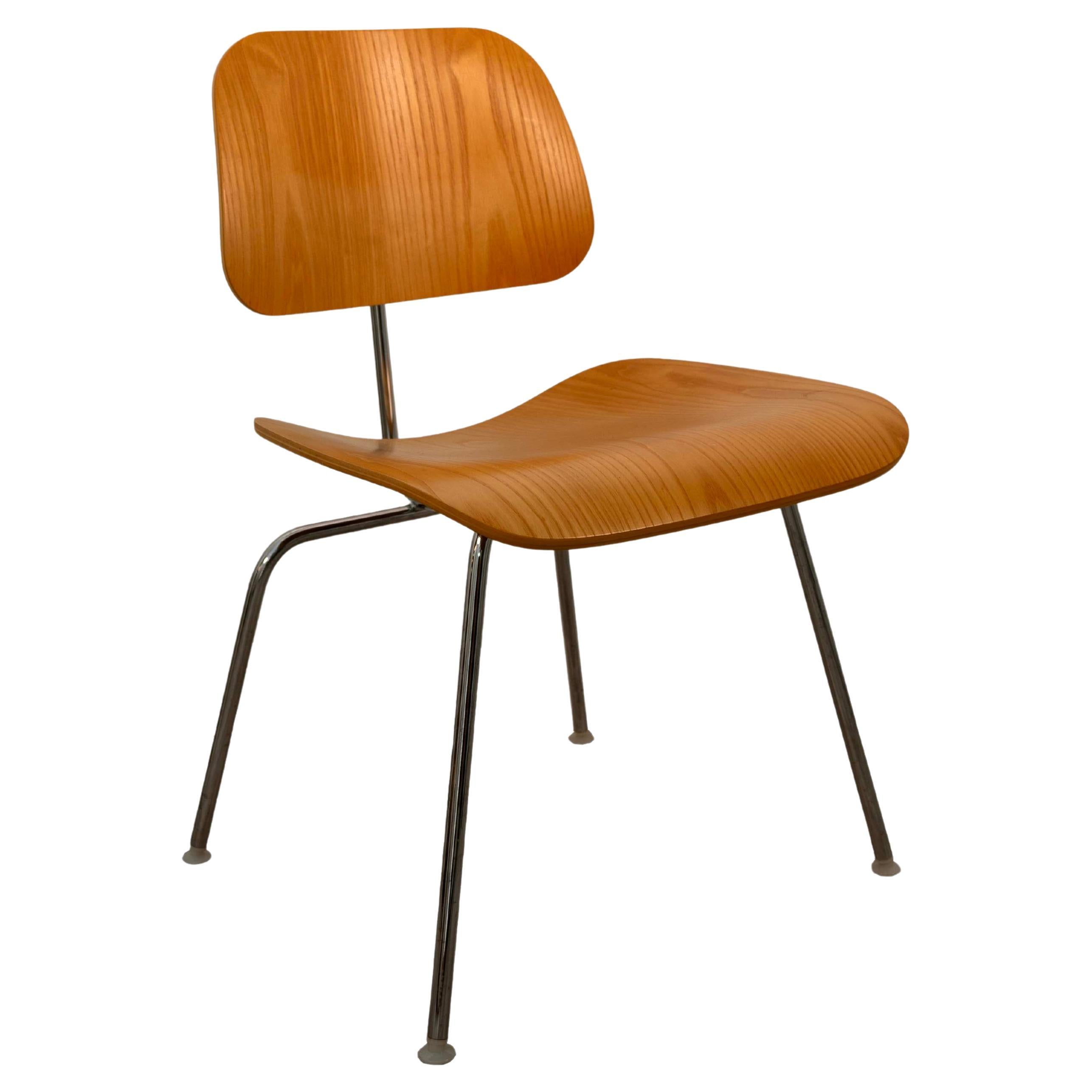 Eames für Herman Miller DCM Stuhl aus Sperrholz und Chrom, Mid-Century Modern im Angebot