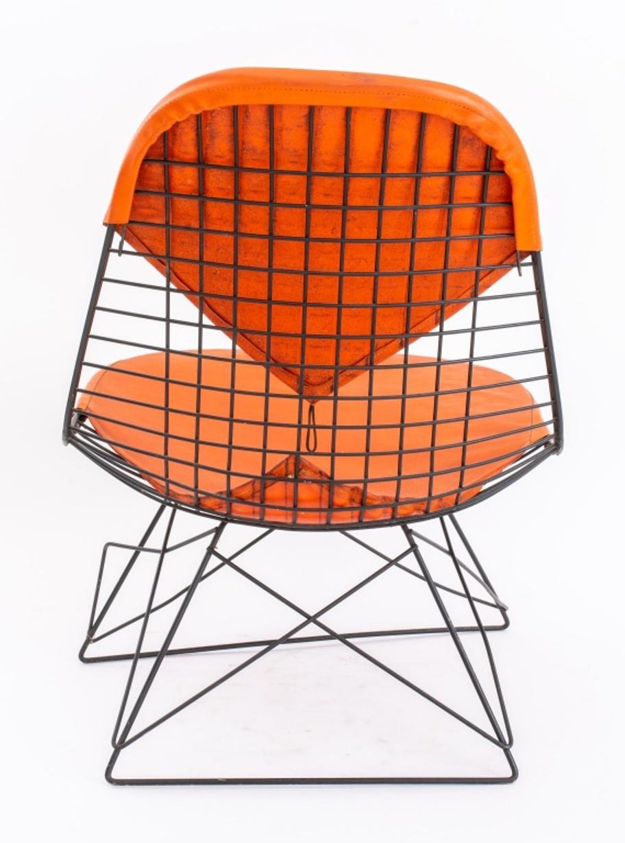 Eames for Herman Miller DKR Bikini Low Chair In Good Condition For Sale In New York, NY
