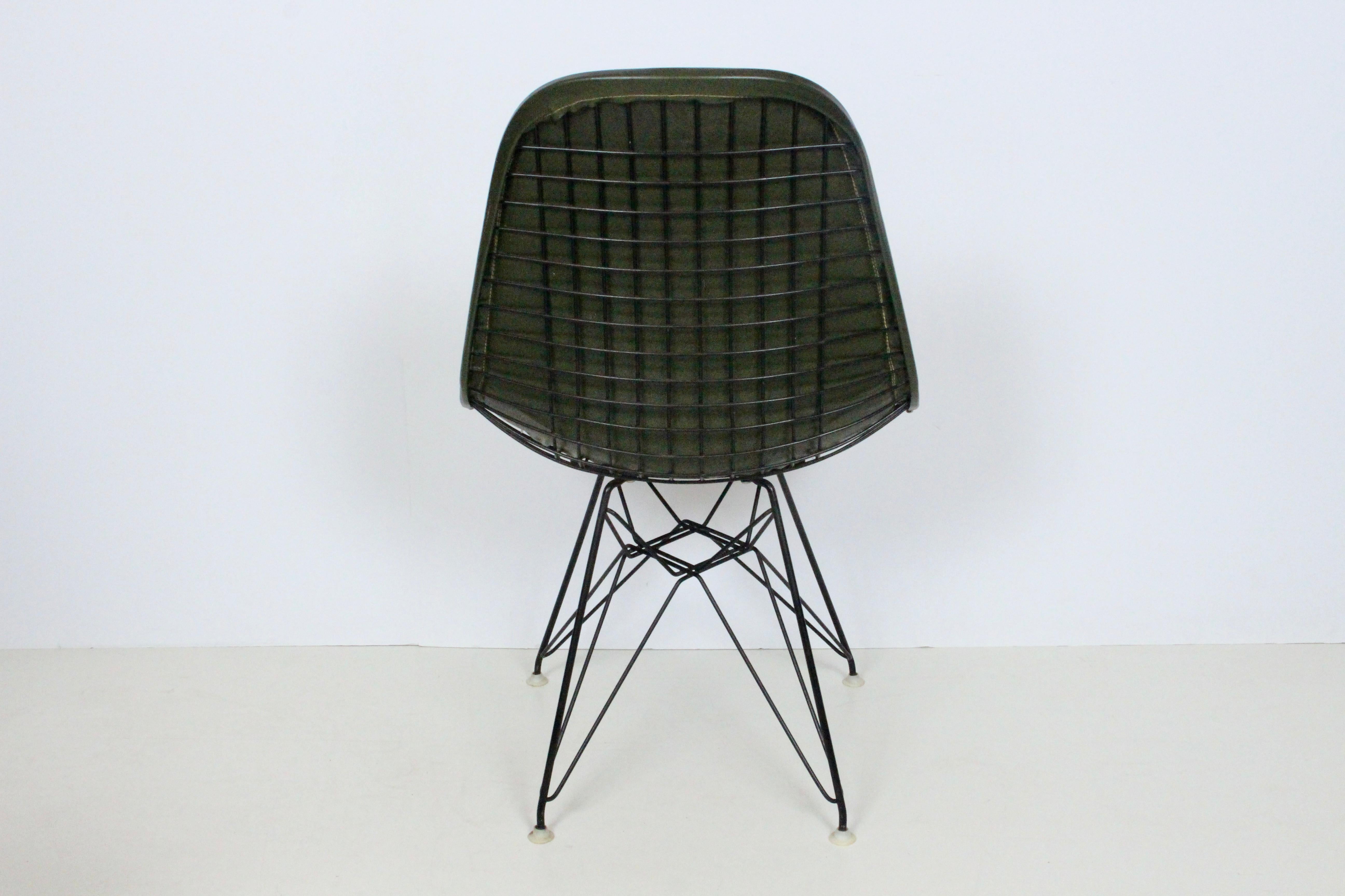 Eames for Herman Miller Dark Olive Eiffel Tower Desk Chair, 1970's In Good Condition In Bainbridge, NY