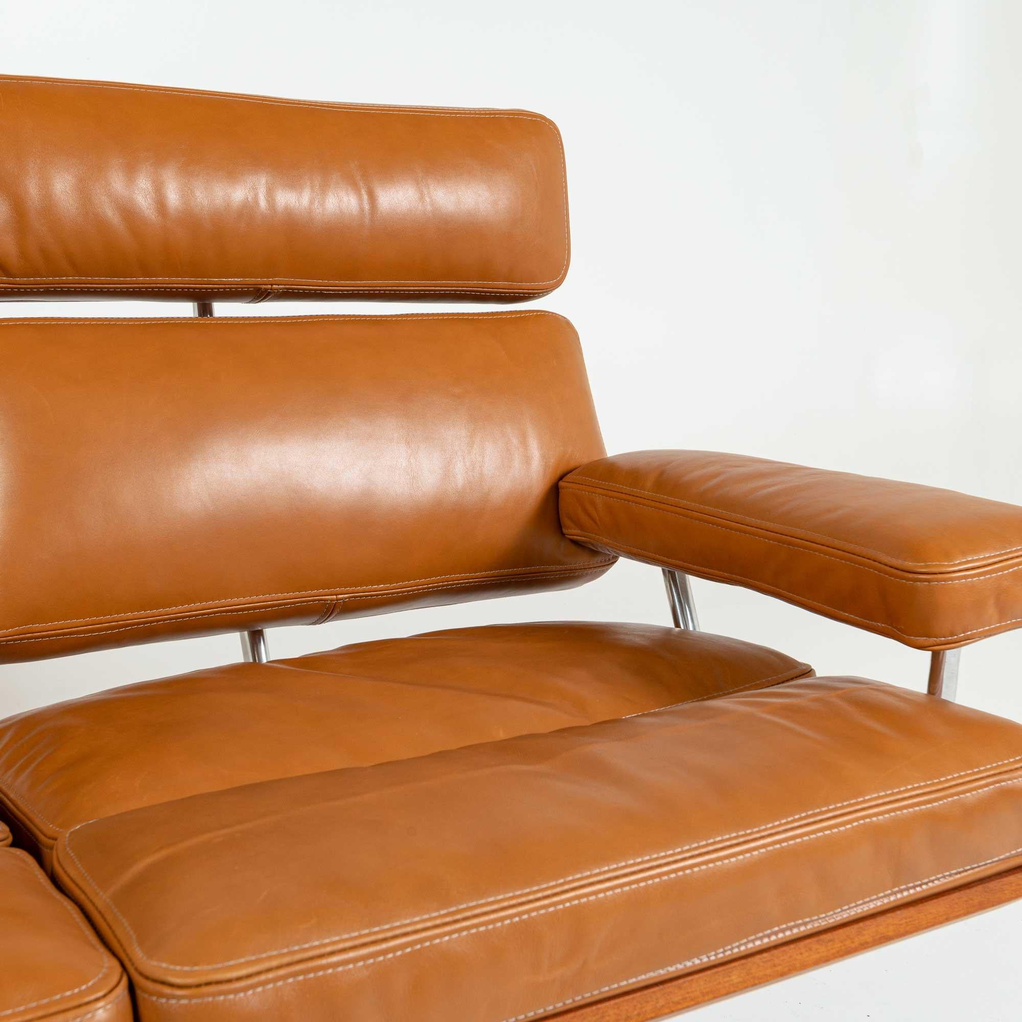 Eames for Herman Miller Eames Sofa in Teak and Maharam Sorghum Brown Leather In Good Condition In Seattle, WA