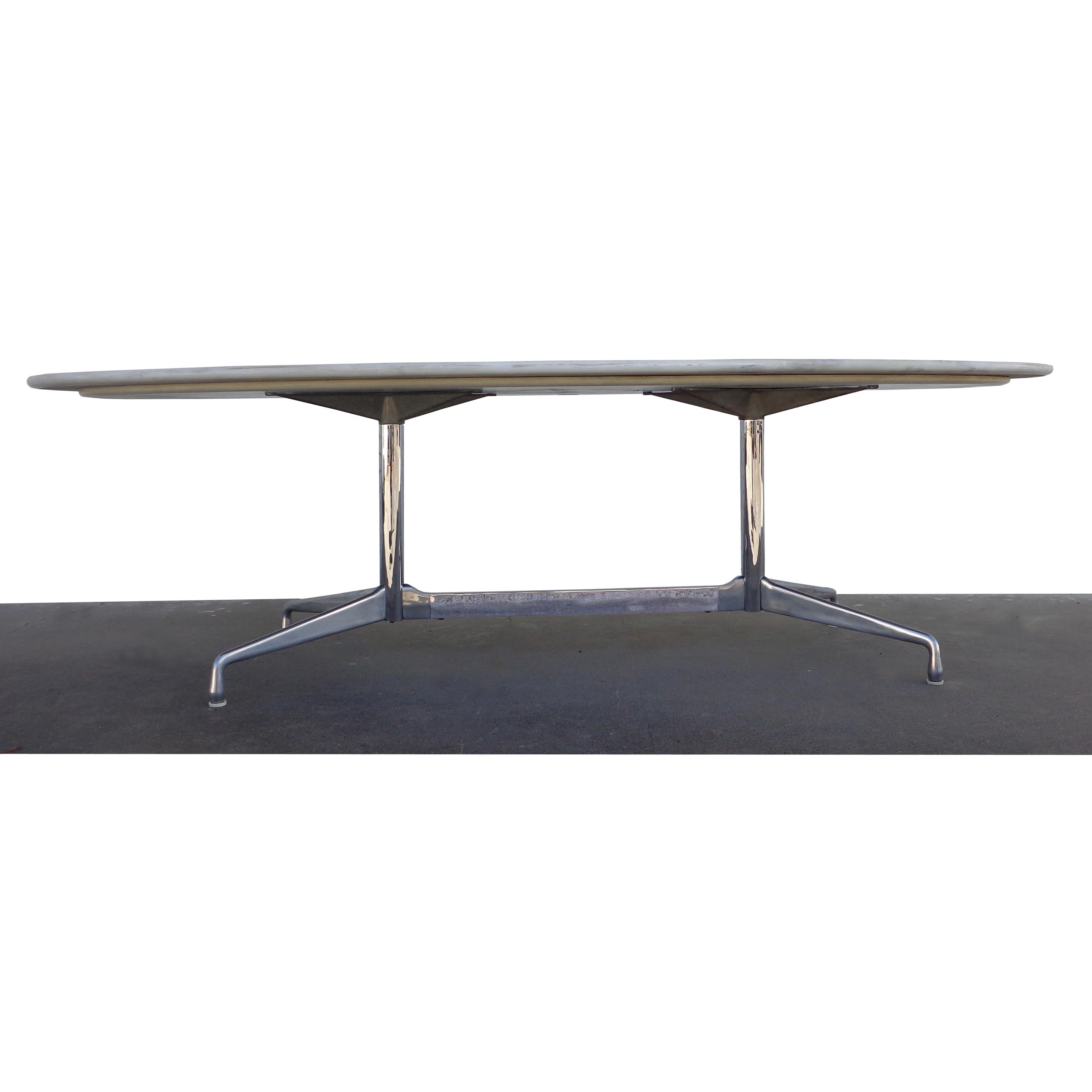 Mid-Century Modern Table à base chromée à plateau en marbre 8FT Eames pour Herman Miller Executive Series en vente