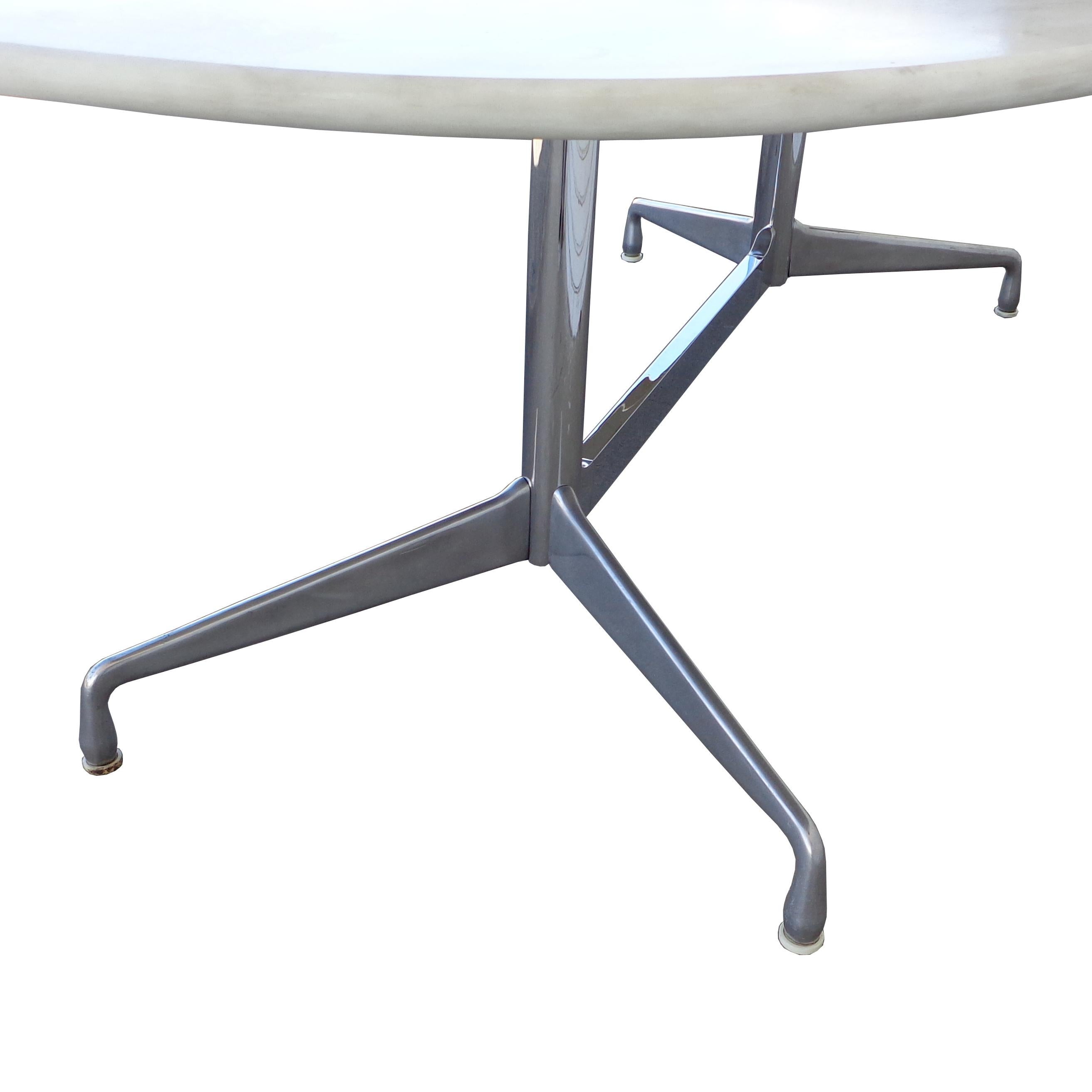 Américain Table à base chromée à plateau en marbre 8FT Eames pour Herman Miller Executive Series en vente