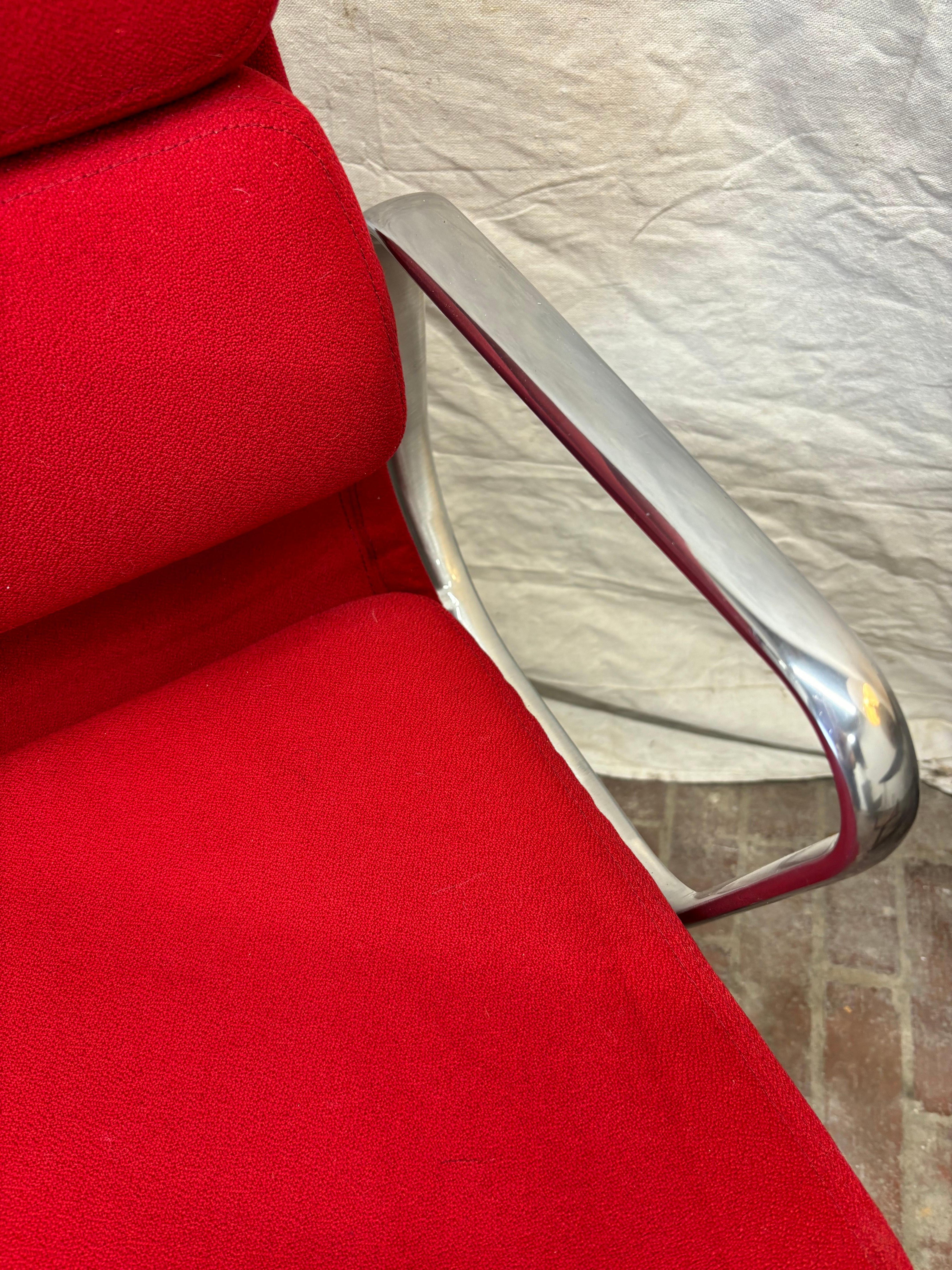 Eames for Herman Miller Executive Soft Pad Chairs/ 8 available In Good Condition In Philadelphia, PA