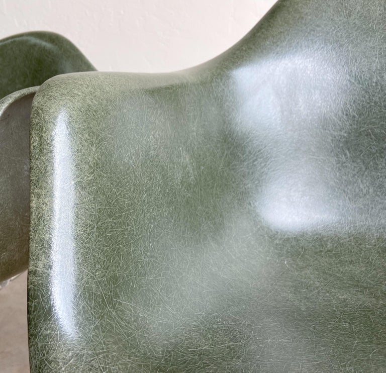 Machine-Made Eames for Herman Miller Fiberglass Dining Chairs in Olive Green, 1960's For Sale