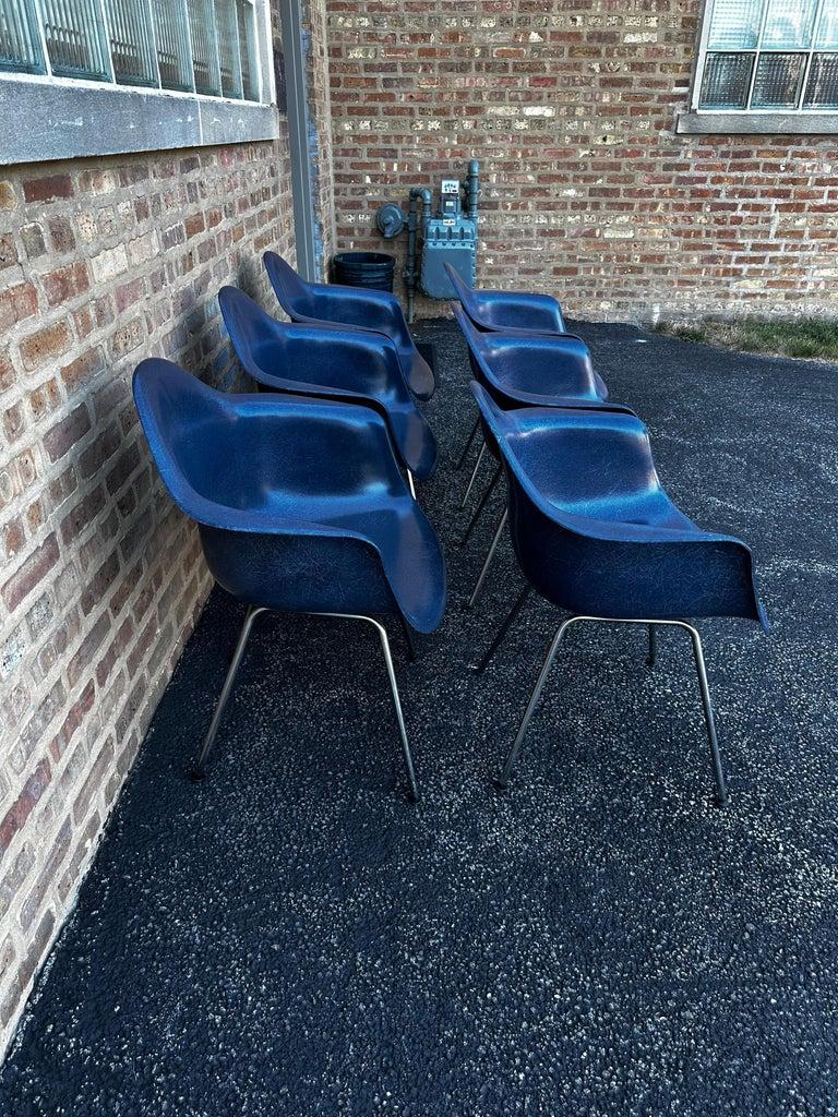 Eames for Herman Miller Fiberglass Shell Armchair In Good Condition For Sale In Skokie, IL
