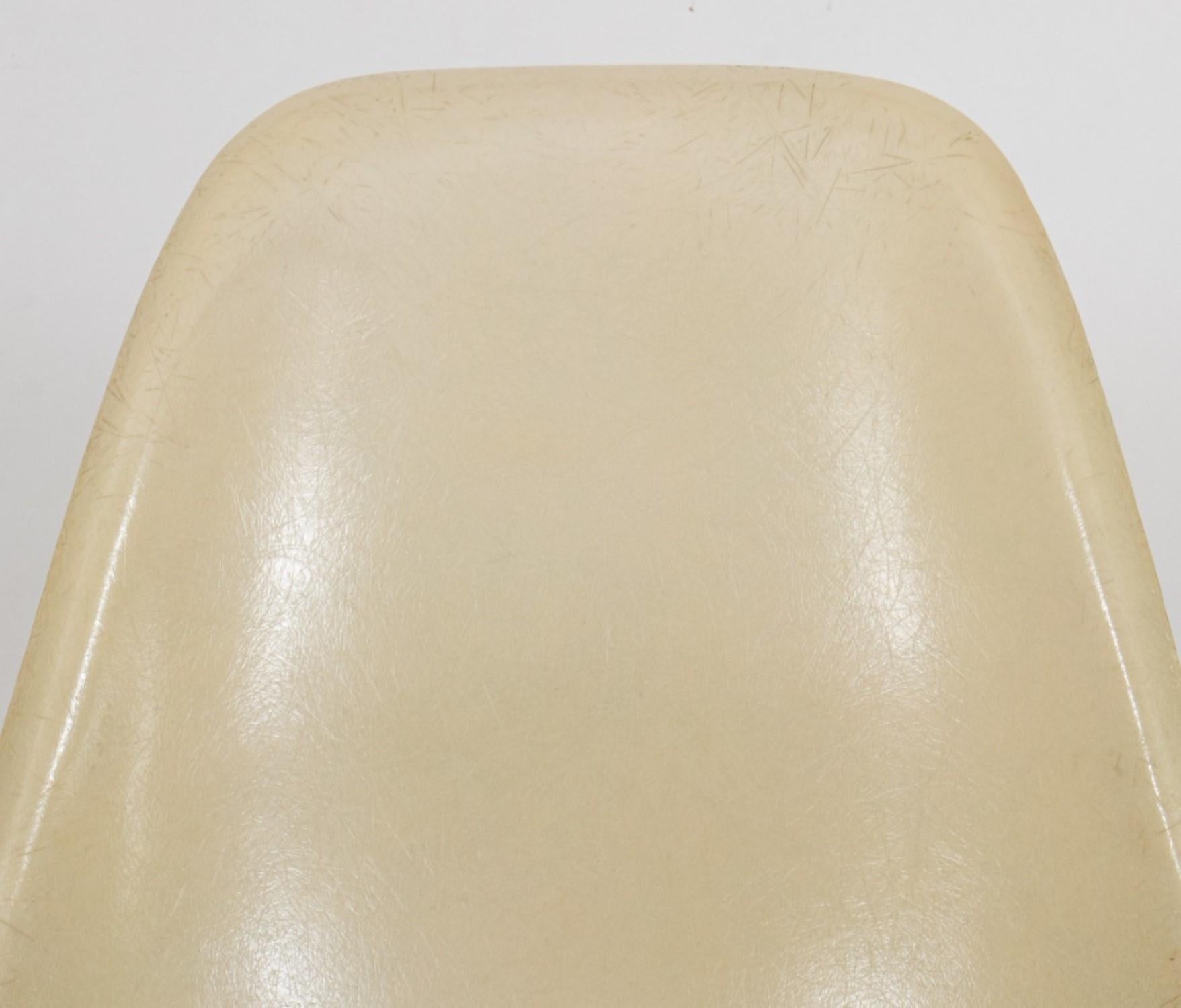 Eames for Herman Miller Fiberglass Shell Chair For Sale 1