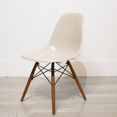 Eames for Herman Miller Fiberglass Shell Chair in Light Grey, circa 1950s