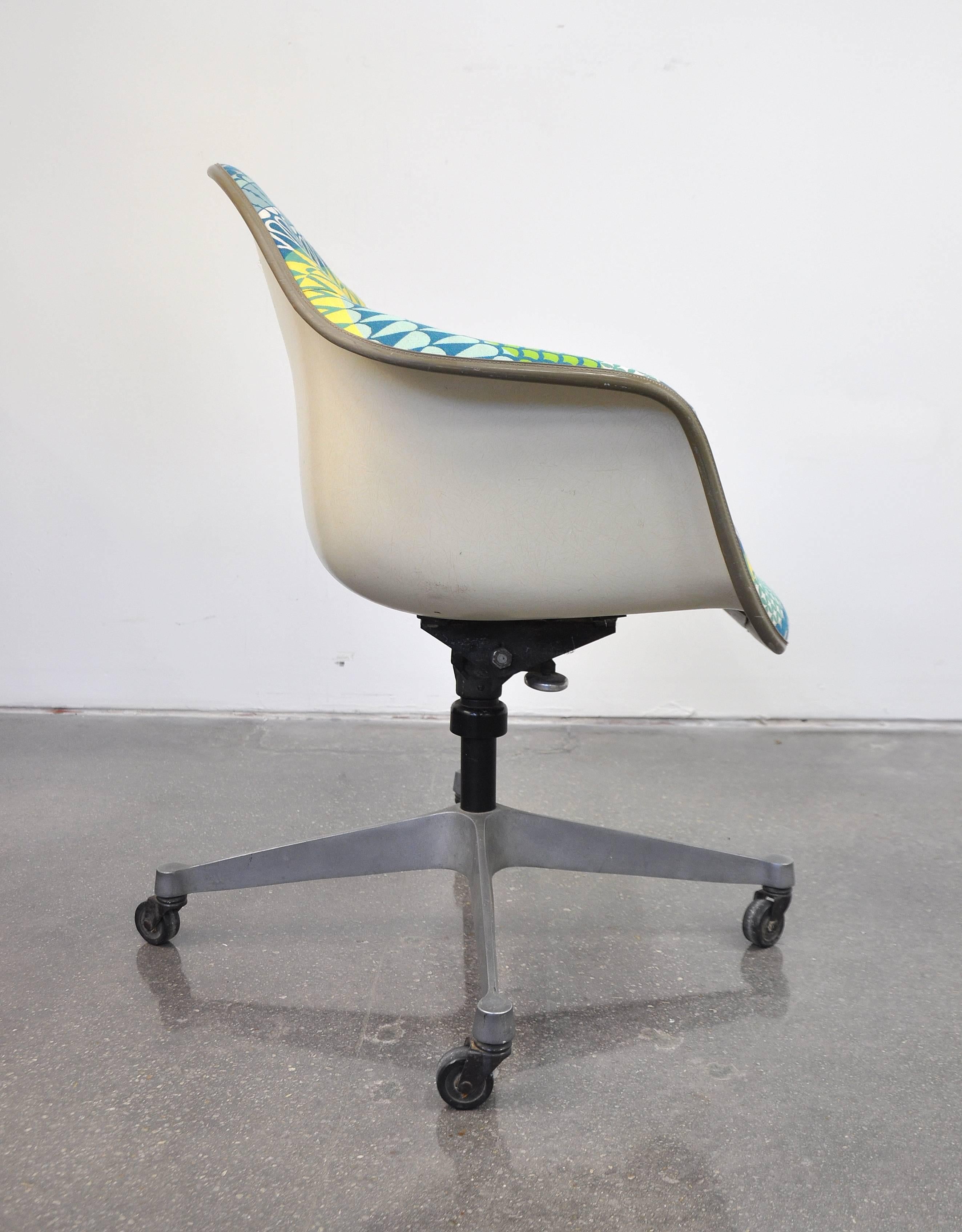 American Eames Herman Miller Fiberglass Rolling Shell Chair Alexander Girard Style Fabric