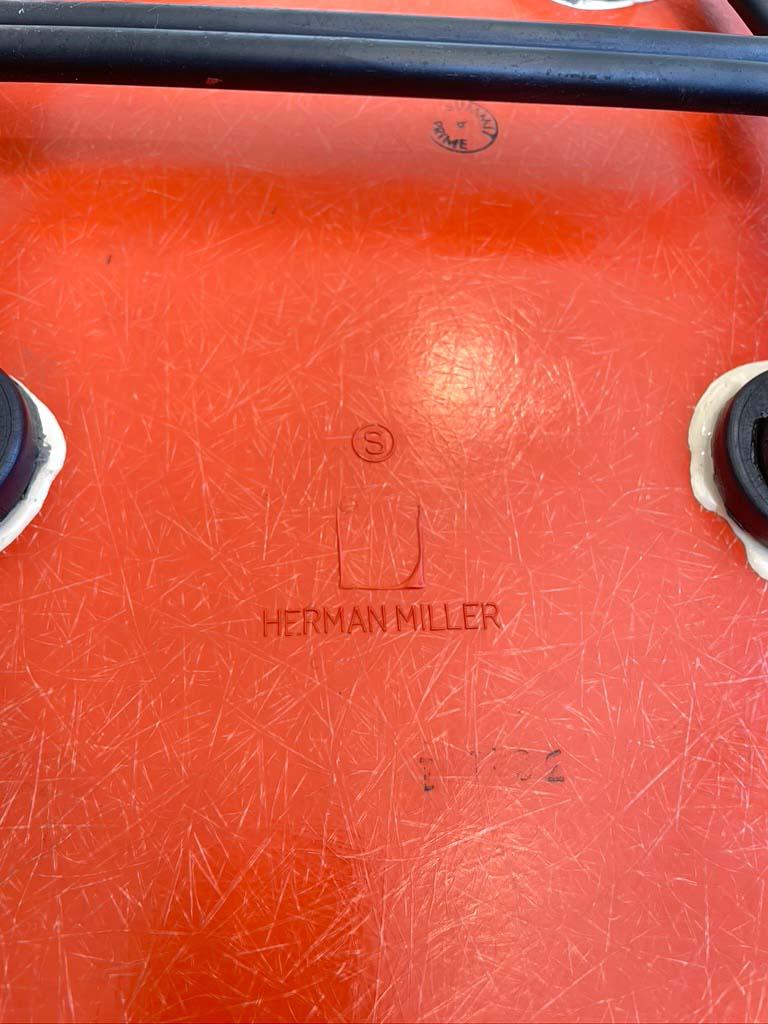 Eames für Herman Miller Dax Esszimmerstuhl mit Muschelschalen aus Glasfaser (Metall) im Angebot