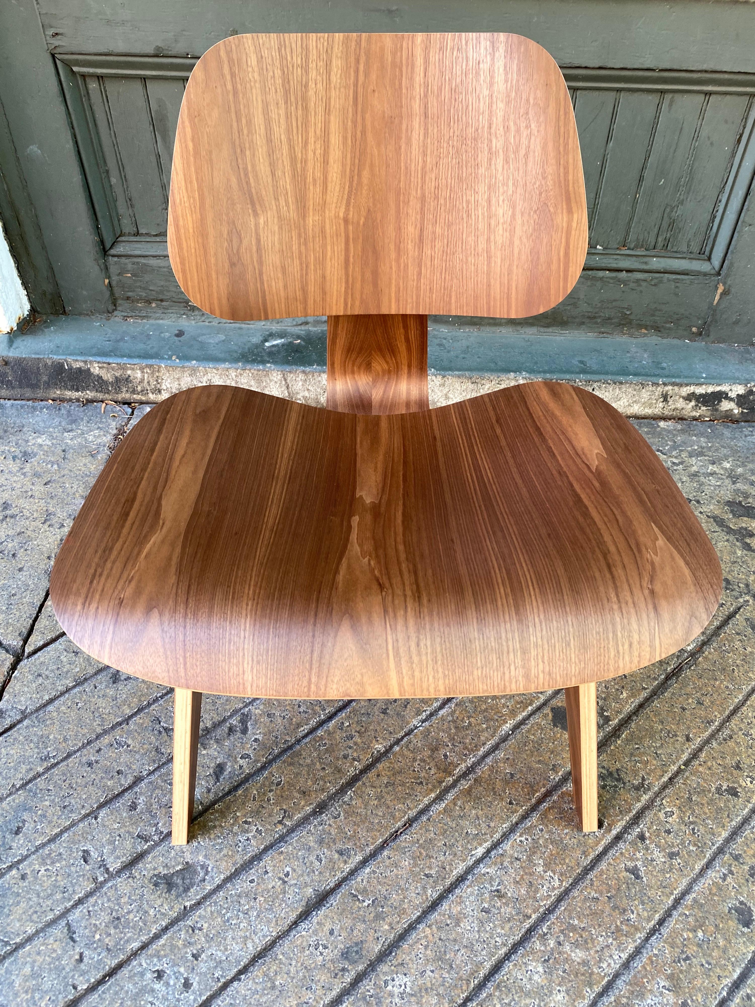 Eames for Herman Miller LCW in Walnut. Chair is basically Brand New! Dated 2021, still presents as unused!.