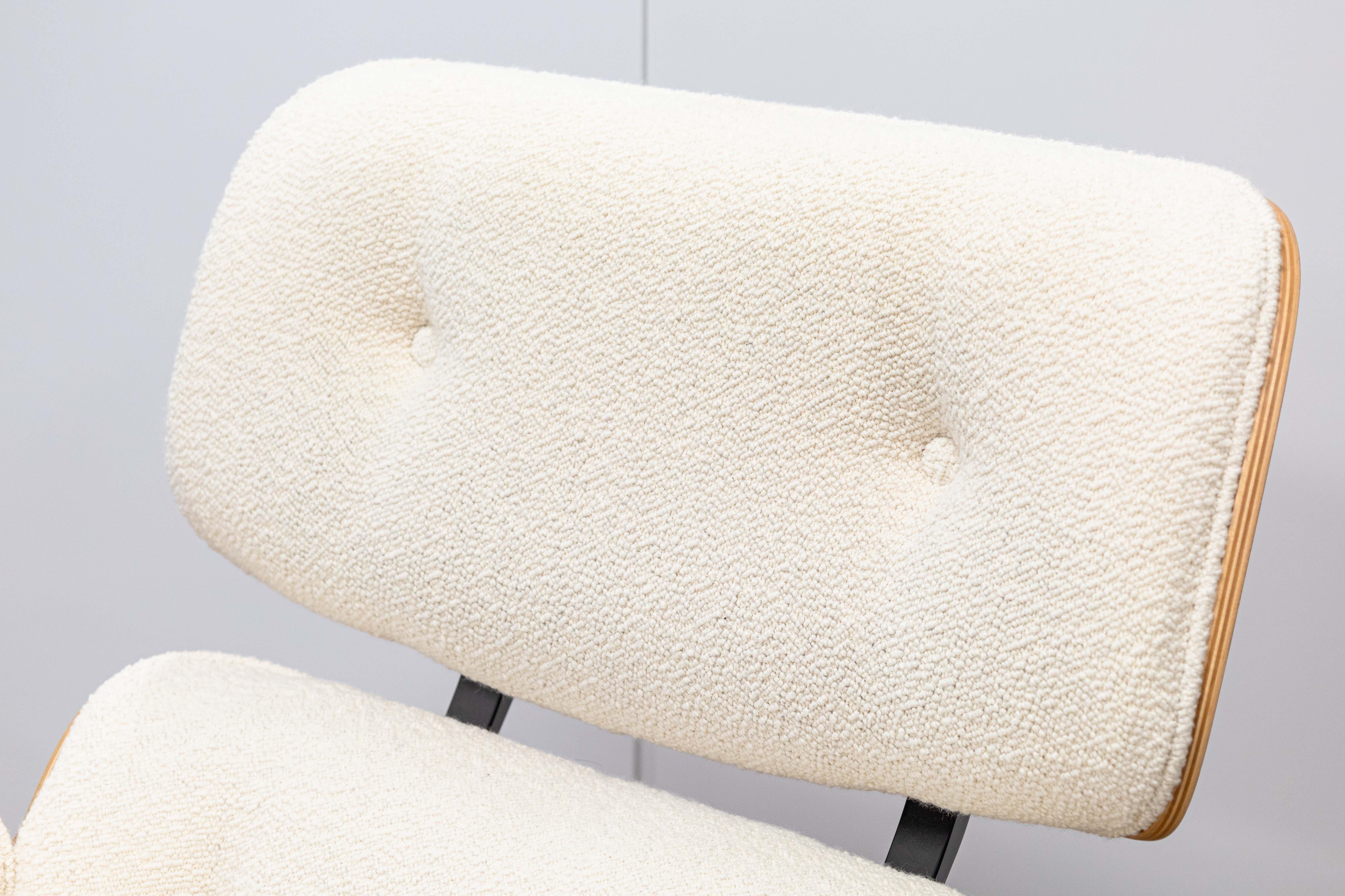 Mid-20th Century Eames For Herman Miller Lounge Chair and Ottoman in White Oak and Cream Boucle