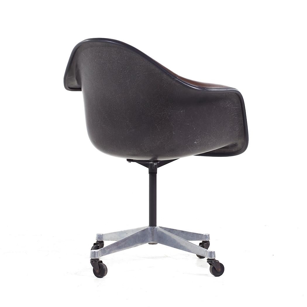 Late 20th Century Eames for Herman Miller MCM Brown Padded Fiberglass Swivel Office Chair For Sale