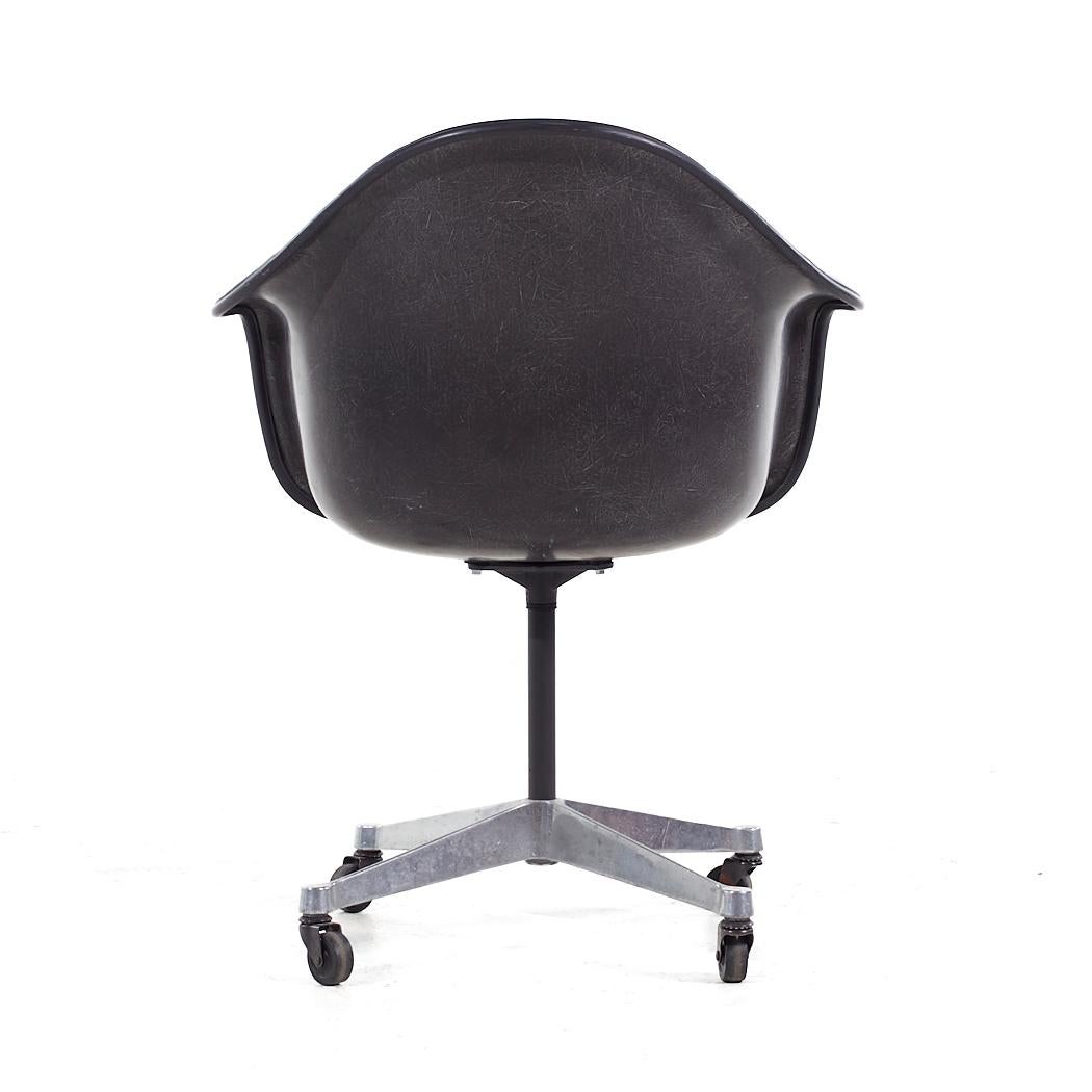 Late 20th Century Eames for Herman Miller MCM Dark Blue Padded Fiberglass Swivel Office Chair For Sale