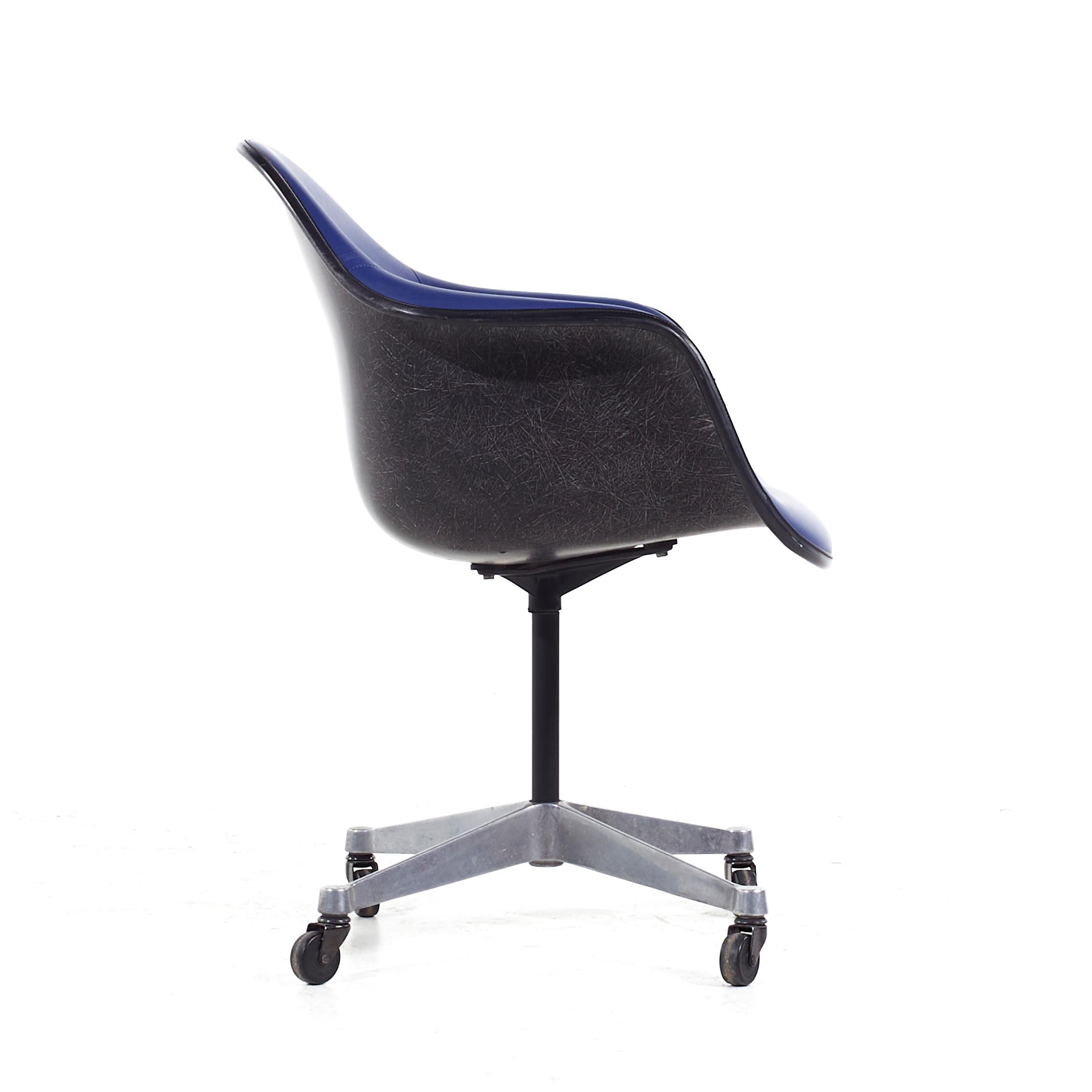 Metal Eames for Herman Miller MCM Dark Blue Padded Fiberglass Swivel Office Chair For Sale