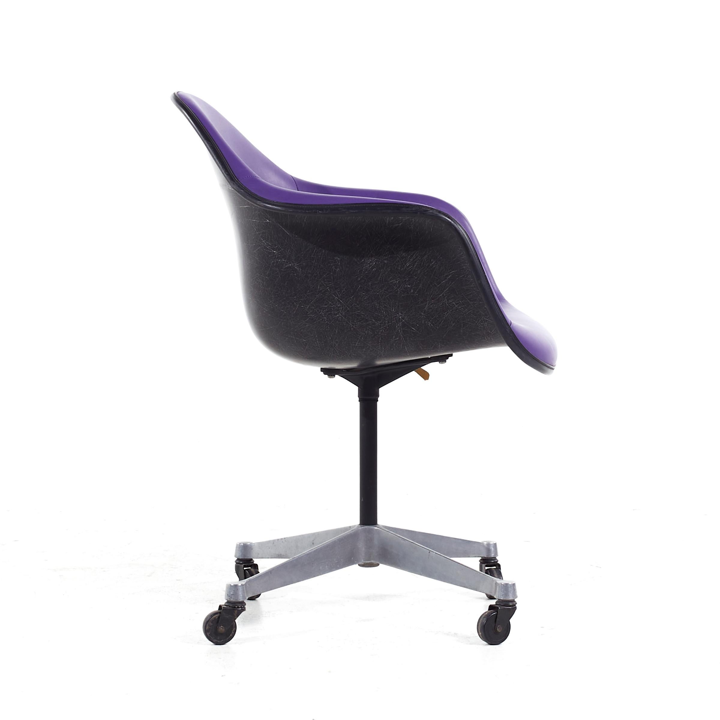 Metal Eames for Herman Miller MCM Purple Padded Fiberglass Swivel Office Chair For Sale