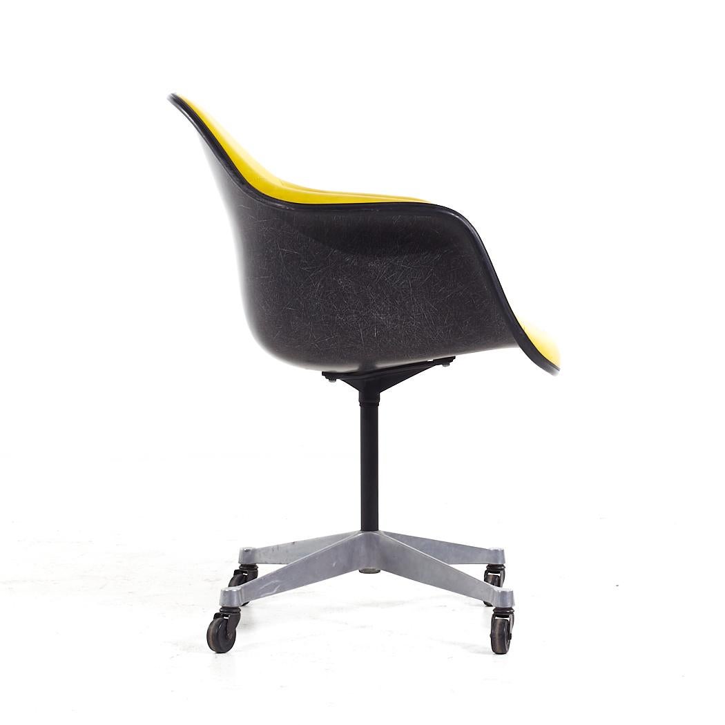Metal Eames for Herman Miller MCM Yellow Padded Fiberglass Swivel Office Chair For Sale