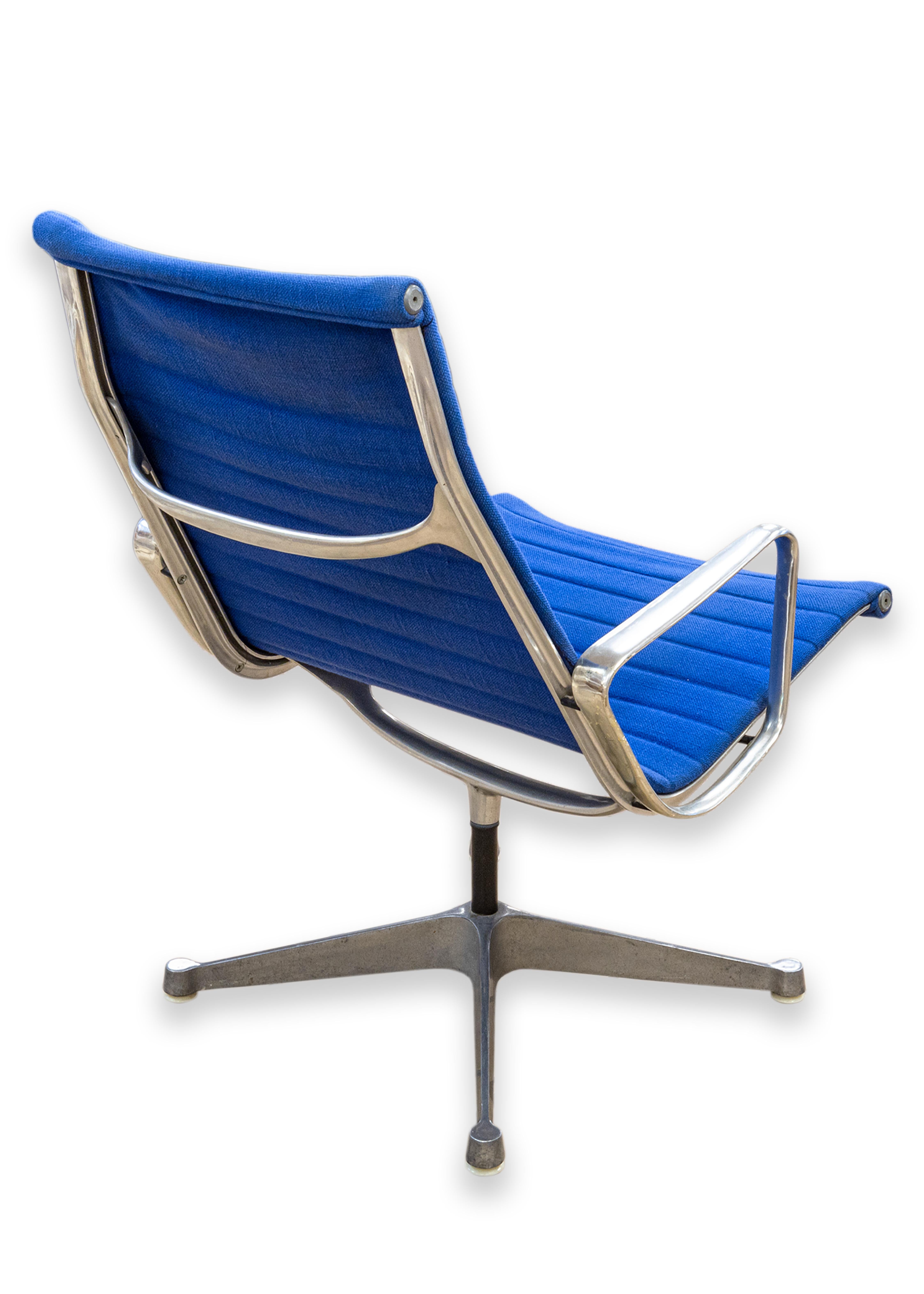 Chaise de bureau de groupe Eames pour Herman Miller du milieu du siècle dernier, première édition en aluminium en vente 3