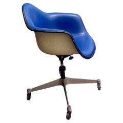 Eames for Herman Miller Mid Century Padded Fiberglass Navy Swivel Office Chair