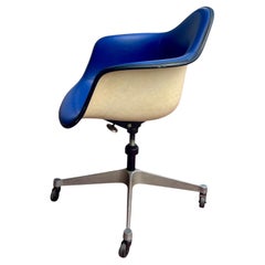 Eames for Herman Miller Mid Century Padded Fiberglass Navy Swivel Office Chair